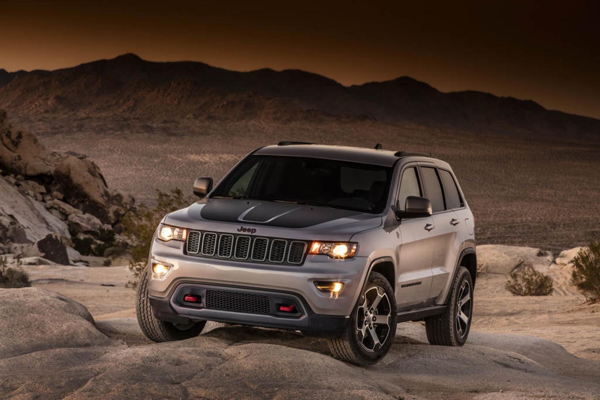 2017-JeepGrandCherokeeTrailhawk-16