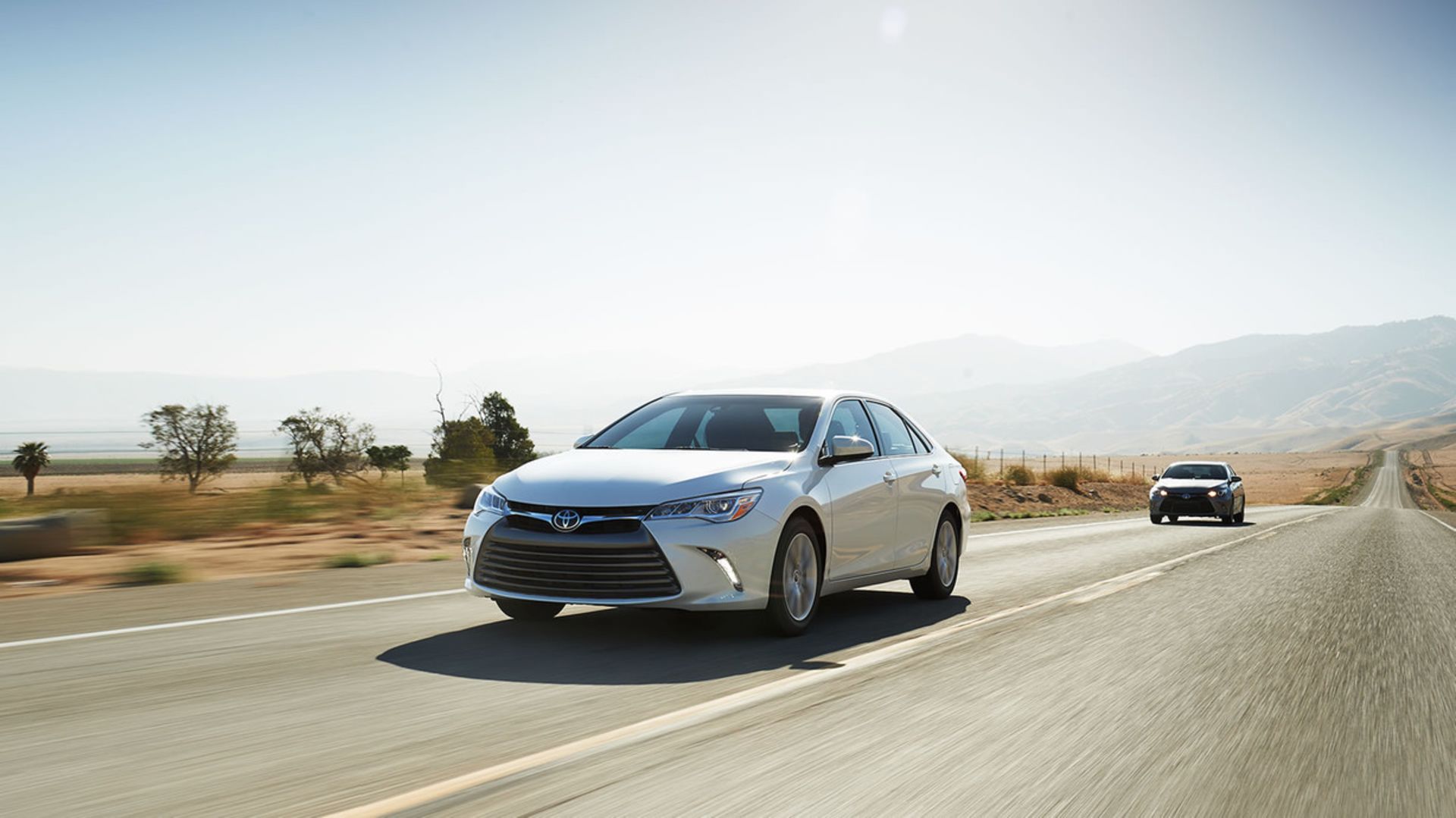 2016 Toyota Camry Hybrid XLE