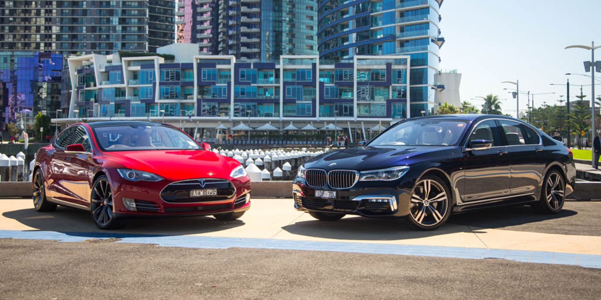 2016-tesla-modelS-p90d-v-bmw-730d-comparison-22