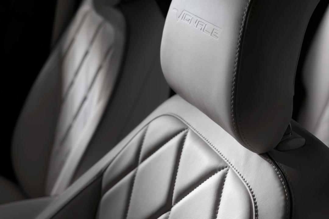Ford-Mondeo-Vignale-concept-seat-and-headrest