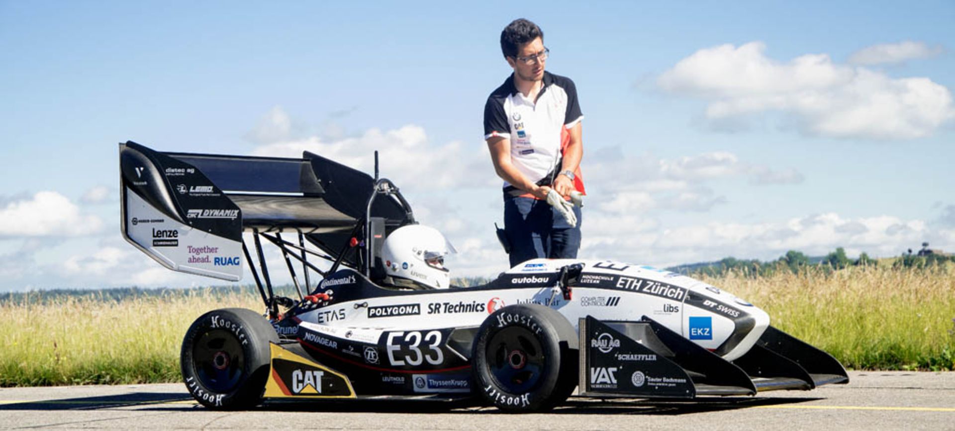 ultra-fast electric car 01