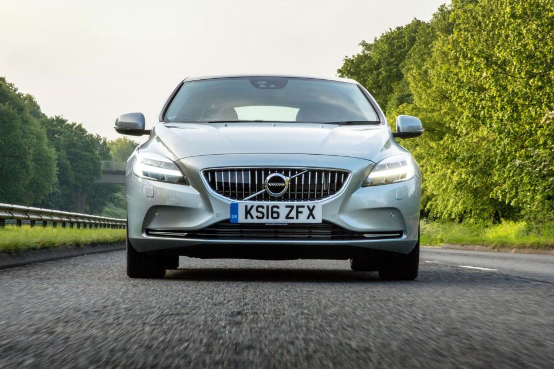 volvo-v40-143