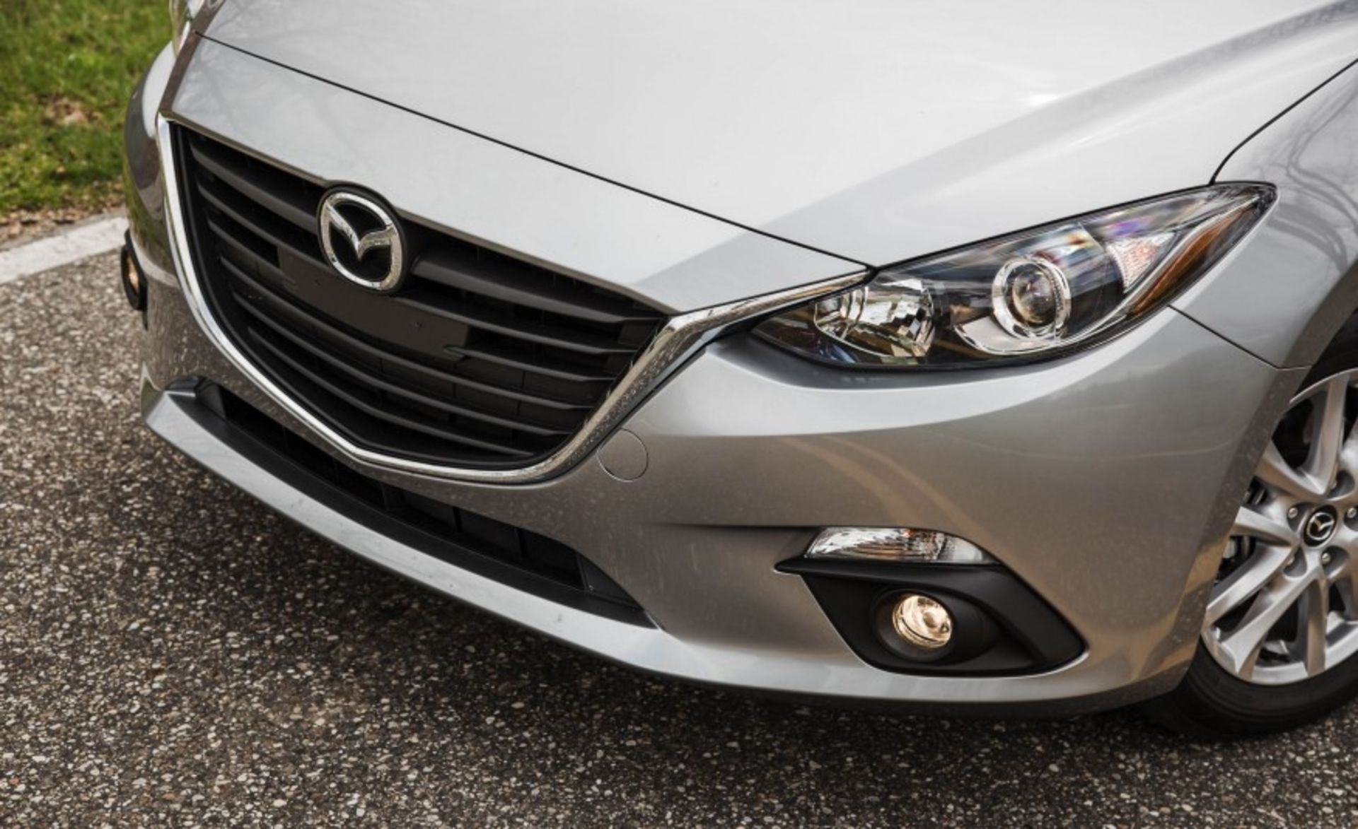 2016-Mazda-3-20L-sedan-113