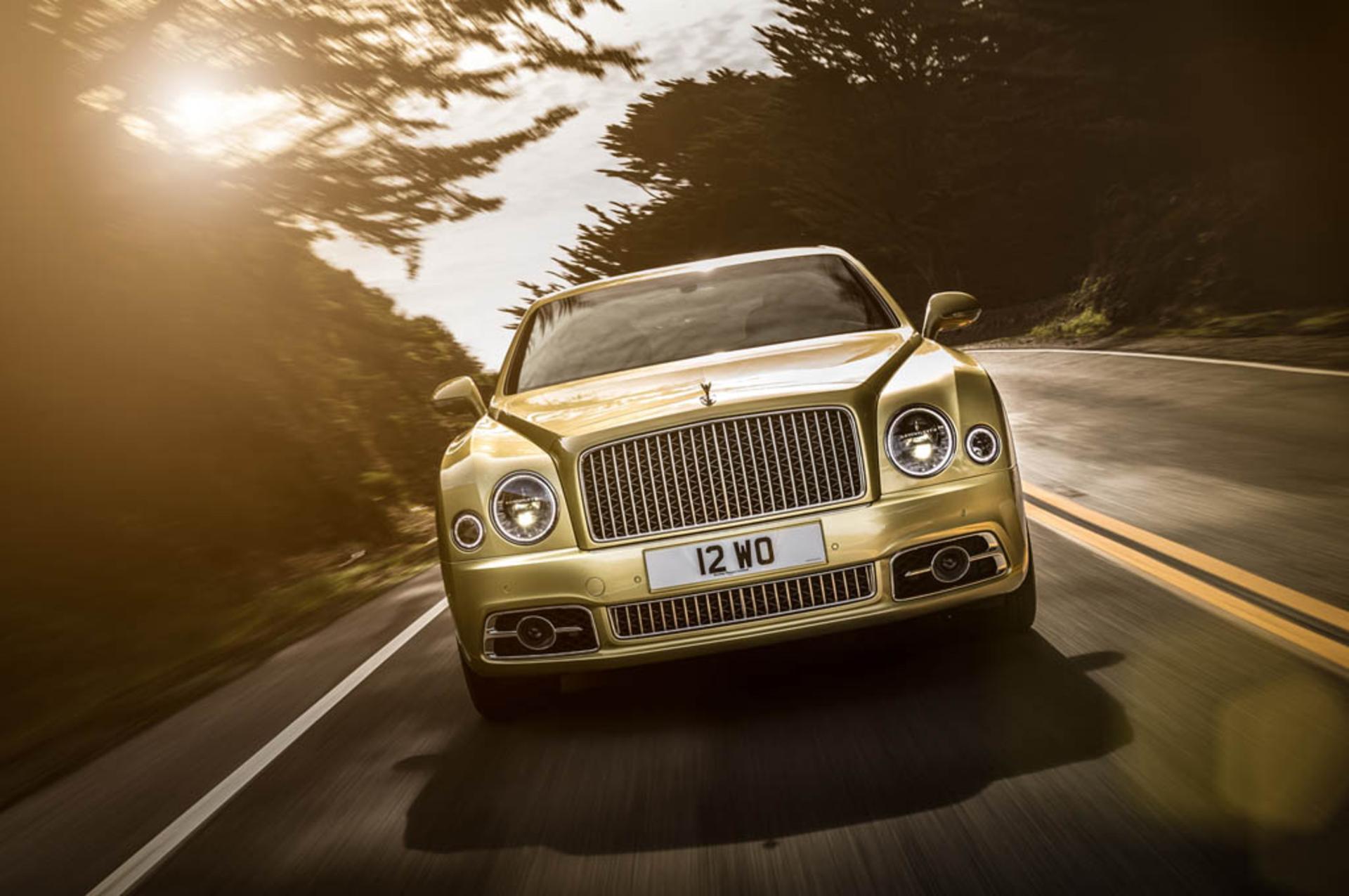 2017-Bentley-Mulsanne-Speed-front-end-in-motion