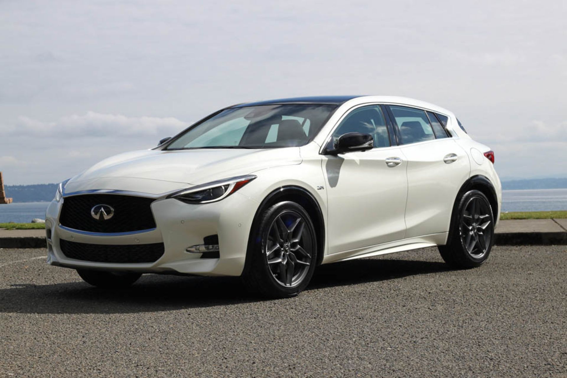 2017-Infiniti-QX30-Review-6