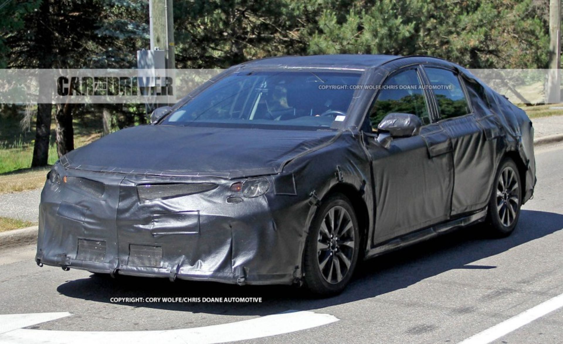 2018-Toyota-Camry-spy-photo-102-876x535