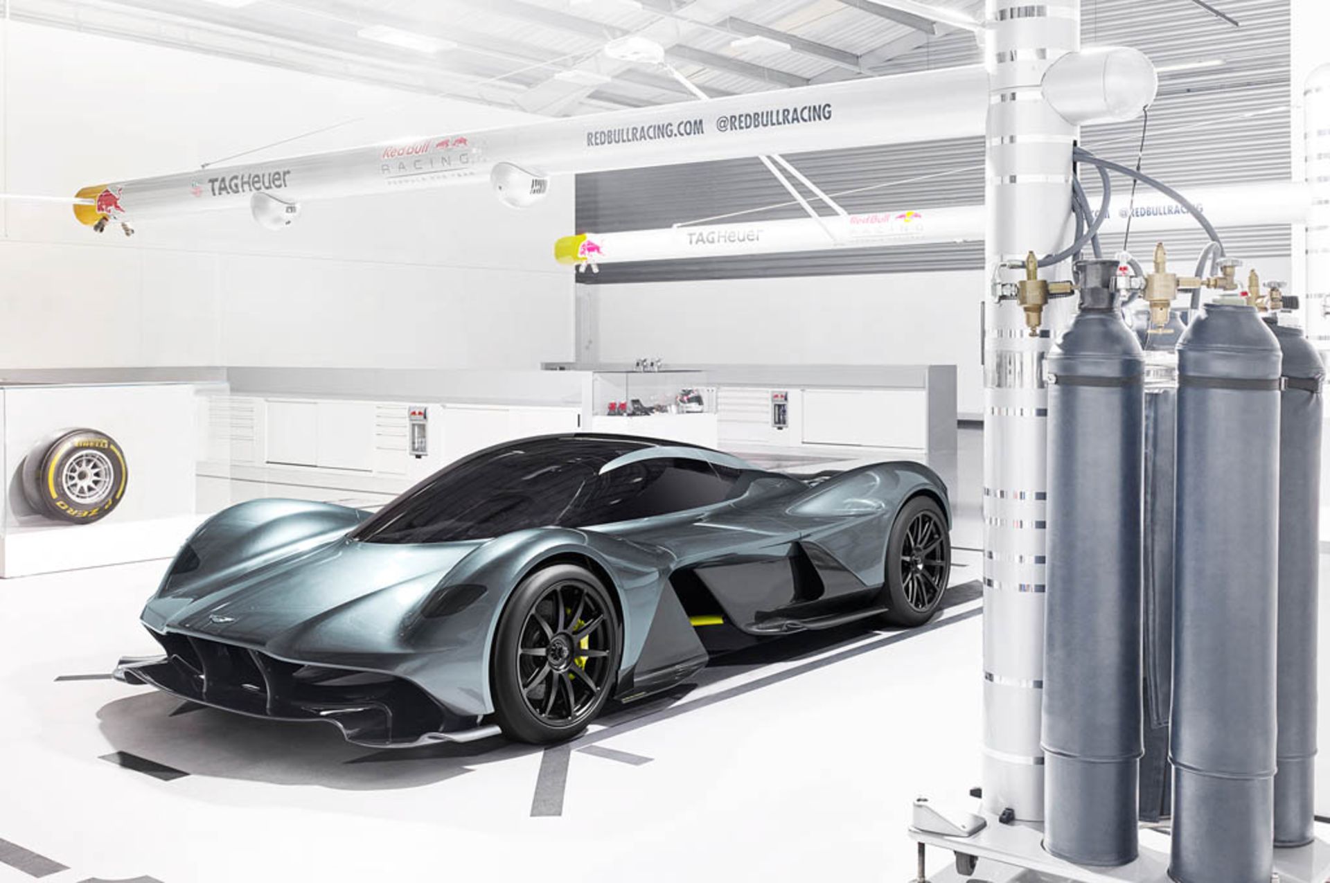 Aston-Martin-AM-RB-001-Hypercar-front-three-quarter