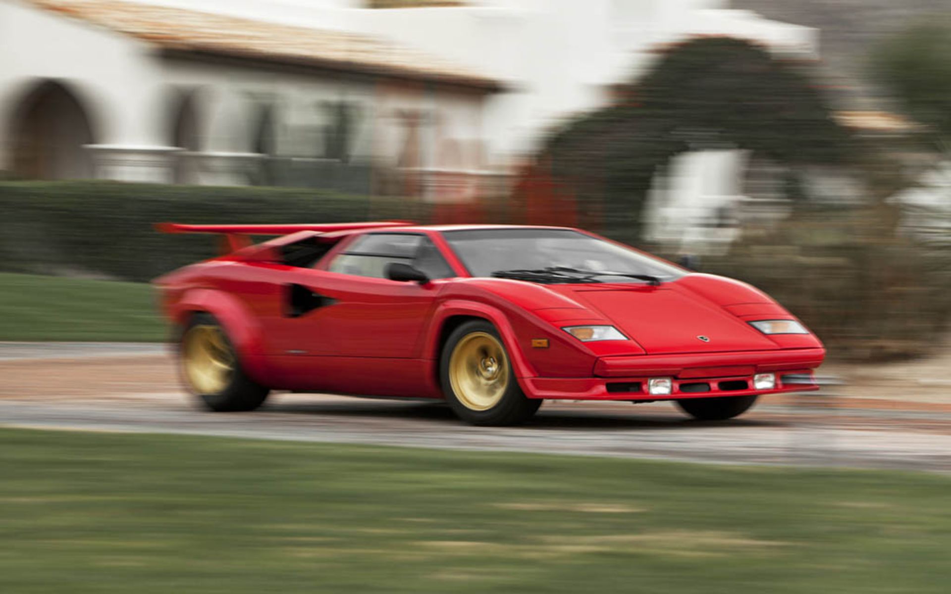 1988-Lamborghini-Countach-5000QV-front-right-side-view2
