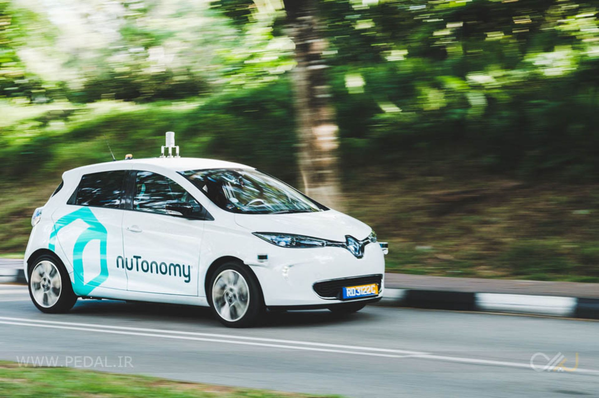 Renault-Zoe-nuTonomy-in-Motion