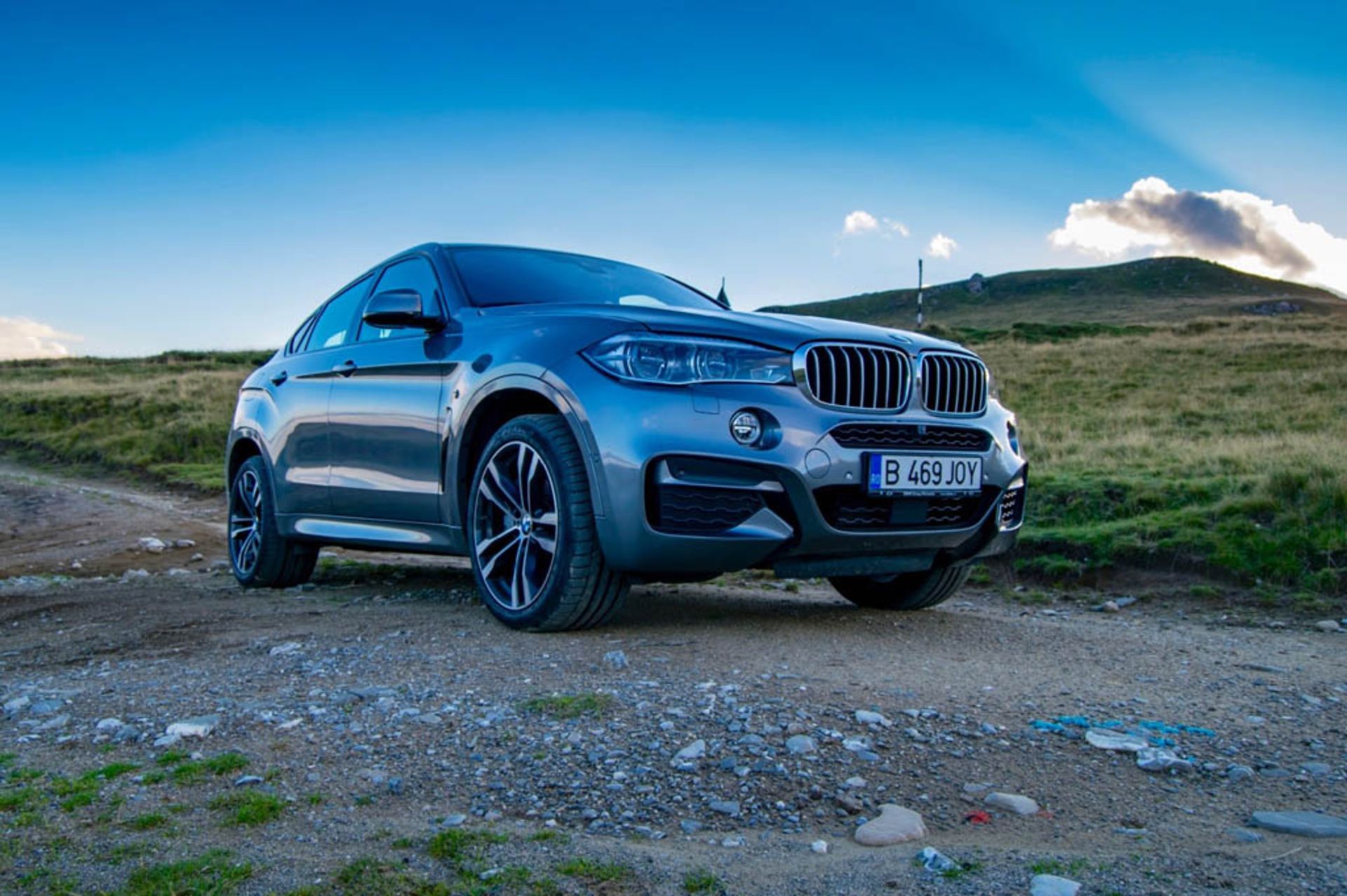 2016-BMW-X6-M50d-test-drive-15