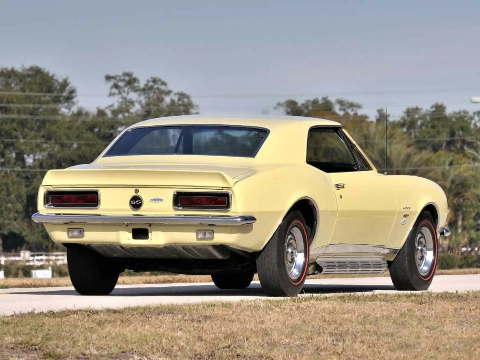 chevrolet-camaro-1967-ss-rs