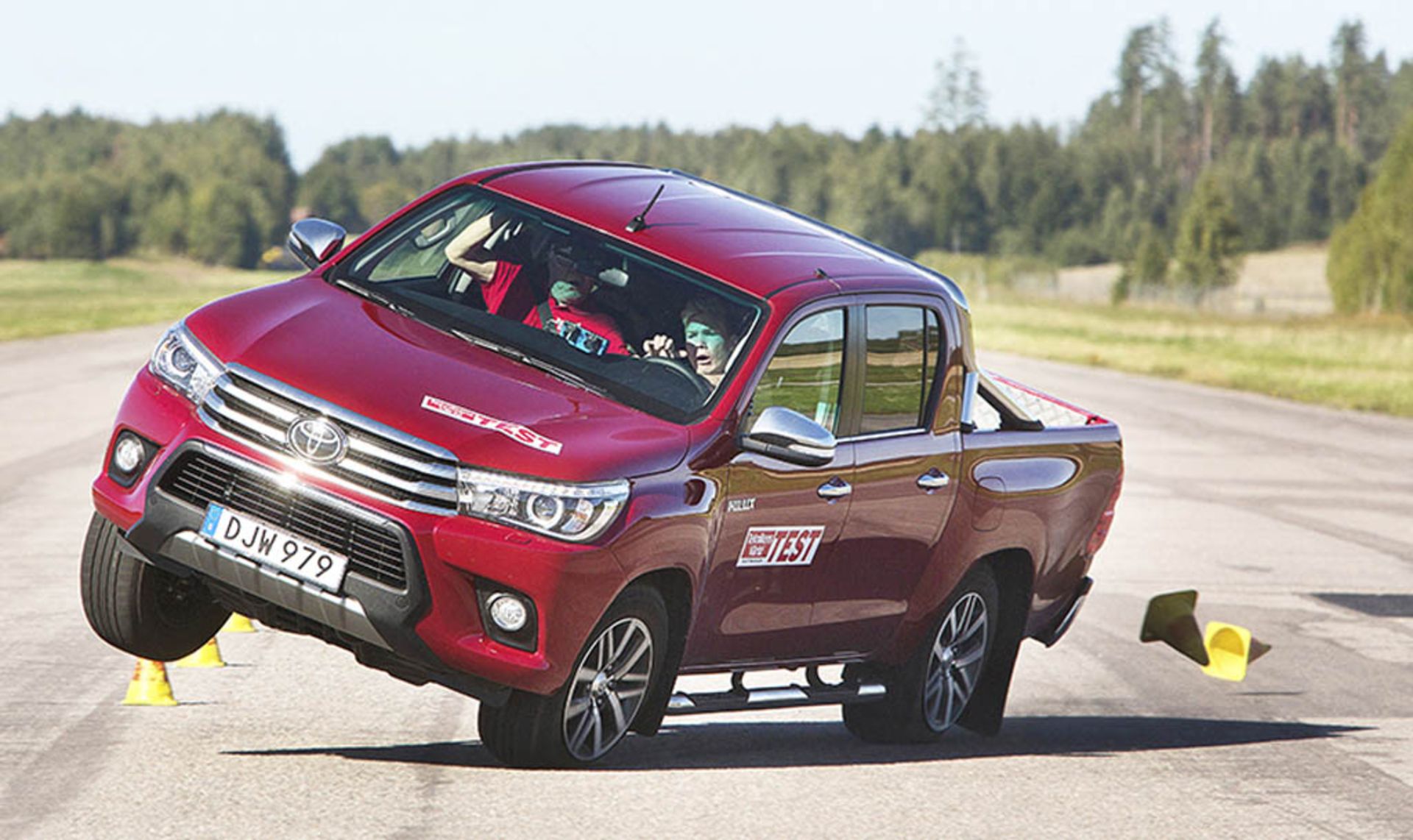 gl_toyota-hilux-algtest001