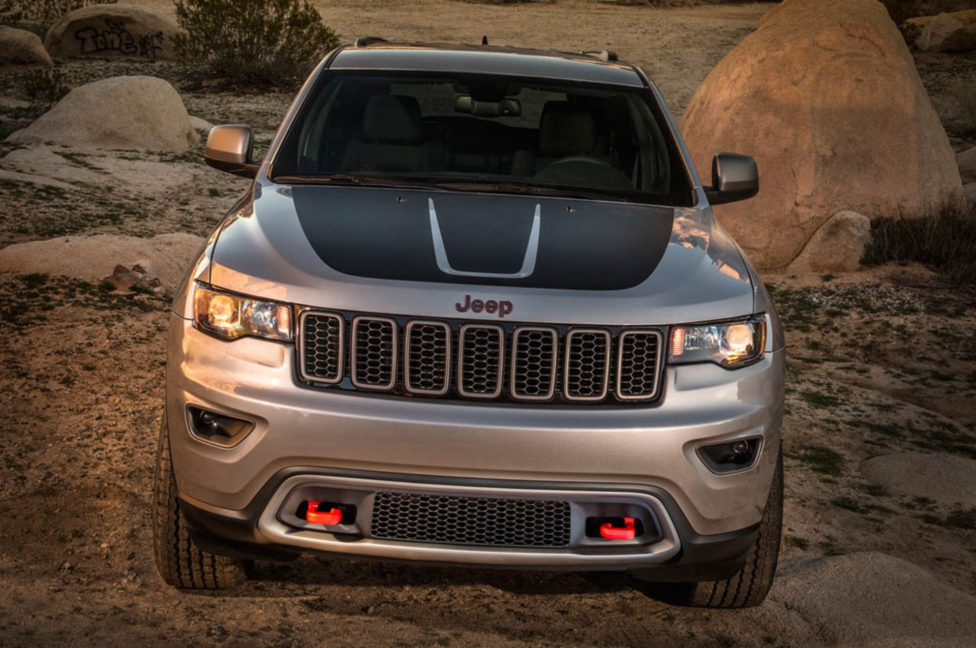 2017-jeep-grand-cherokee-trailhawk-front-end