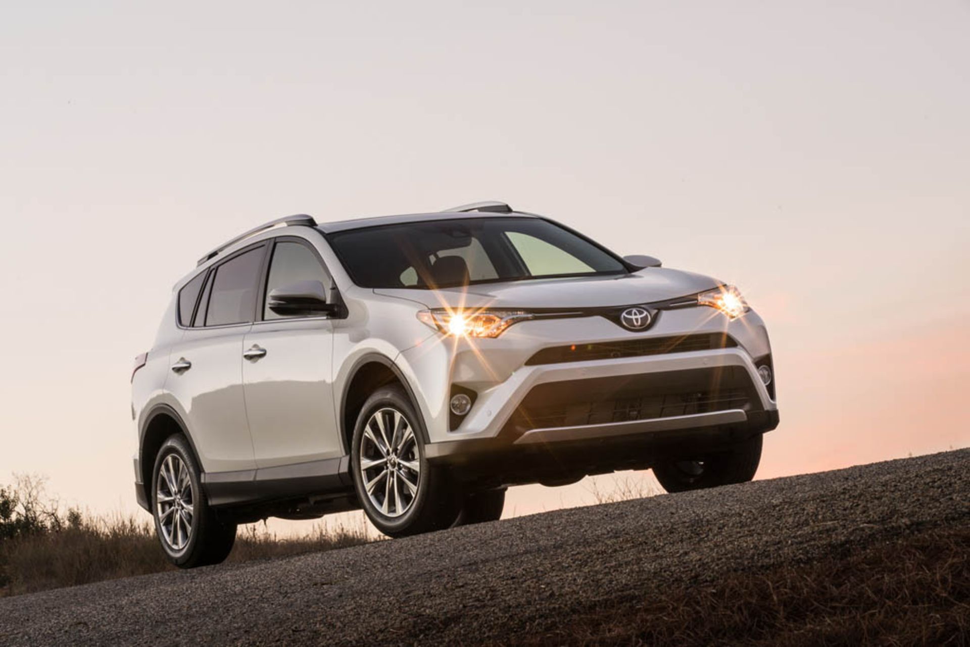 2017-toyota-rav4-limited-7