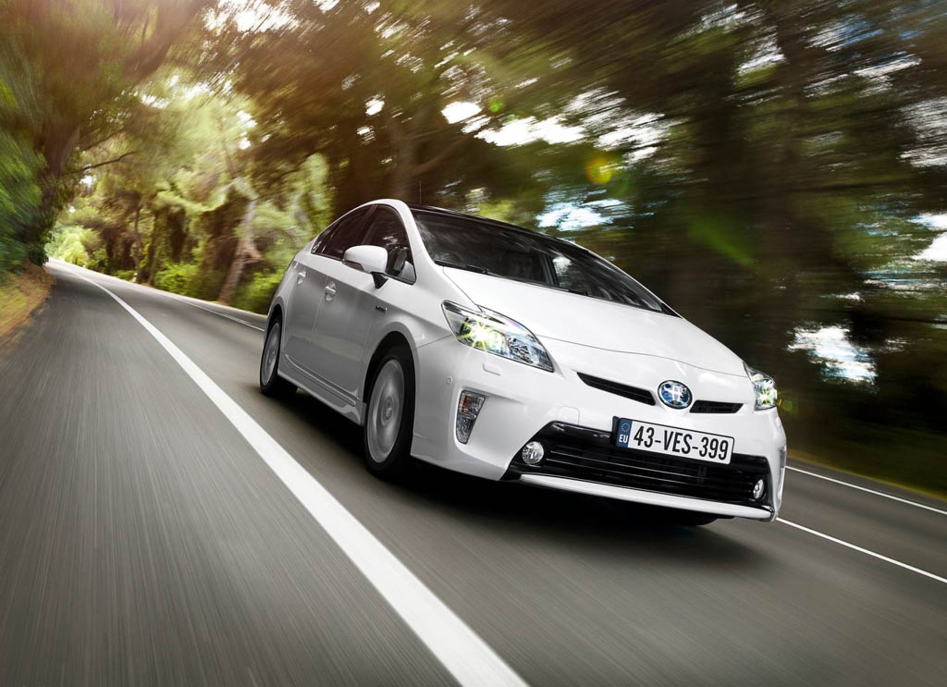 toyota prius 2012-1600-02