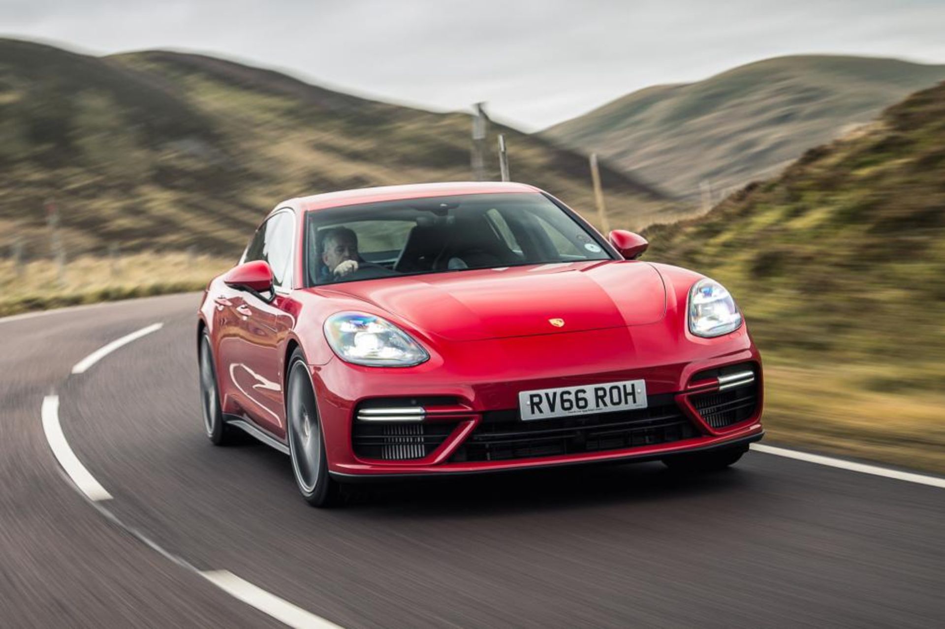 porsche-panamera-turbo-2017-01