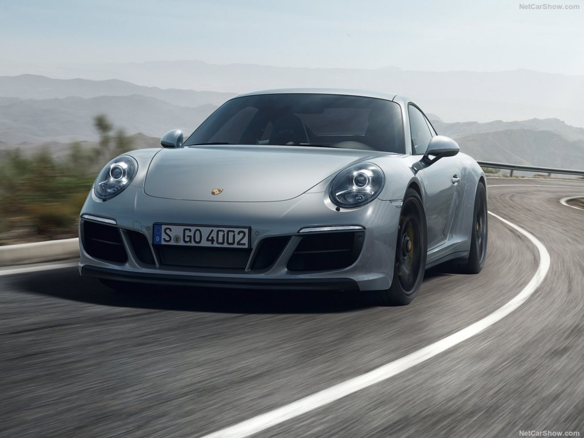 porsche-911_gts-2018-1024-02