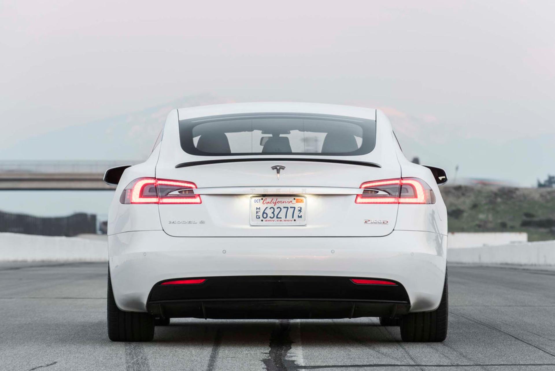 2017-tesla-model-s-p100d-rear-end