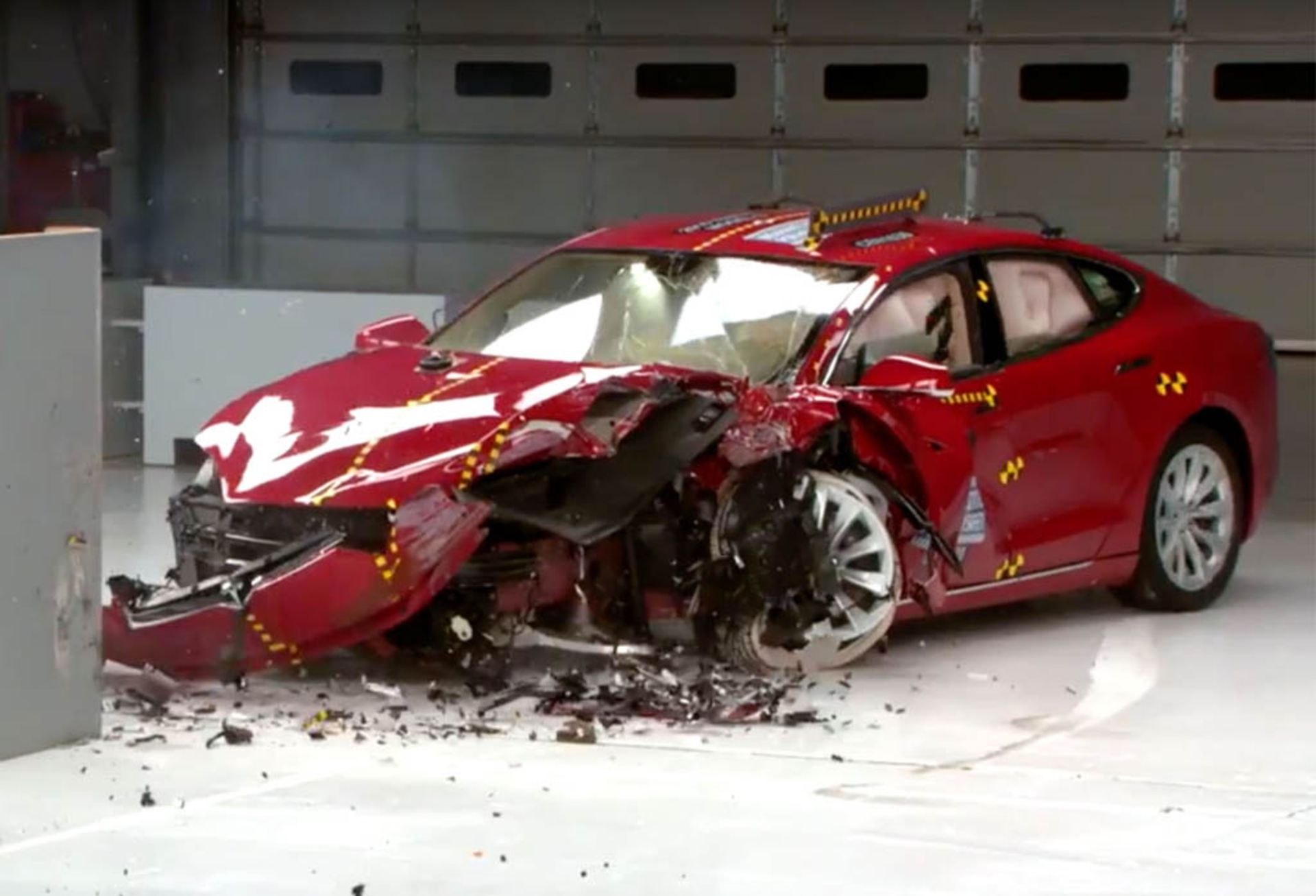 tesla-crash