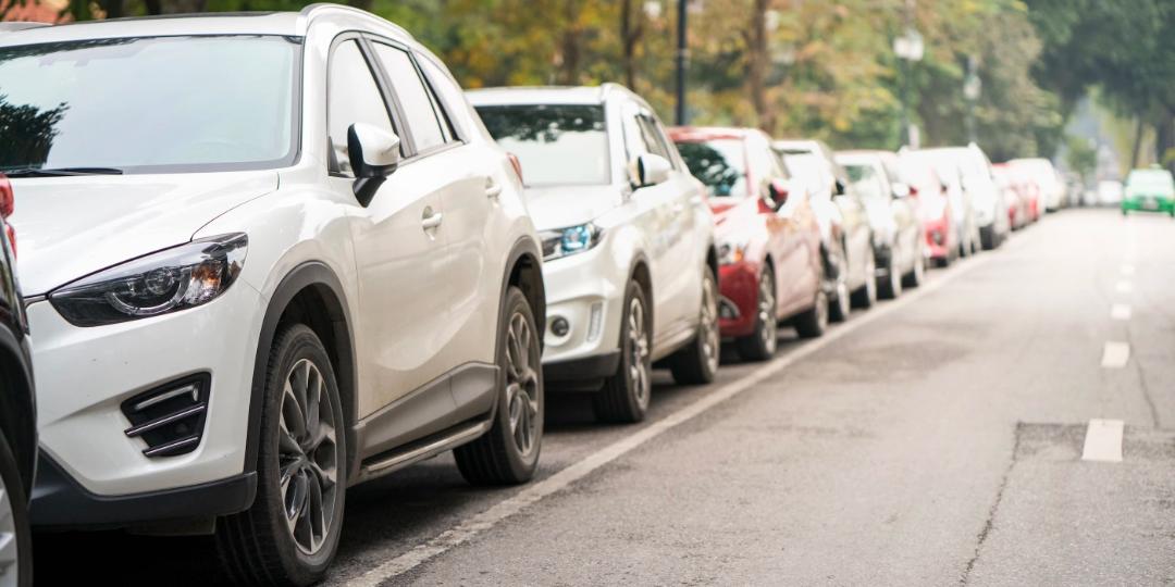 how-to-parallel-park-via-magazine-shutterstock_795030565.jpeg
