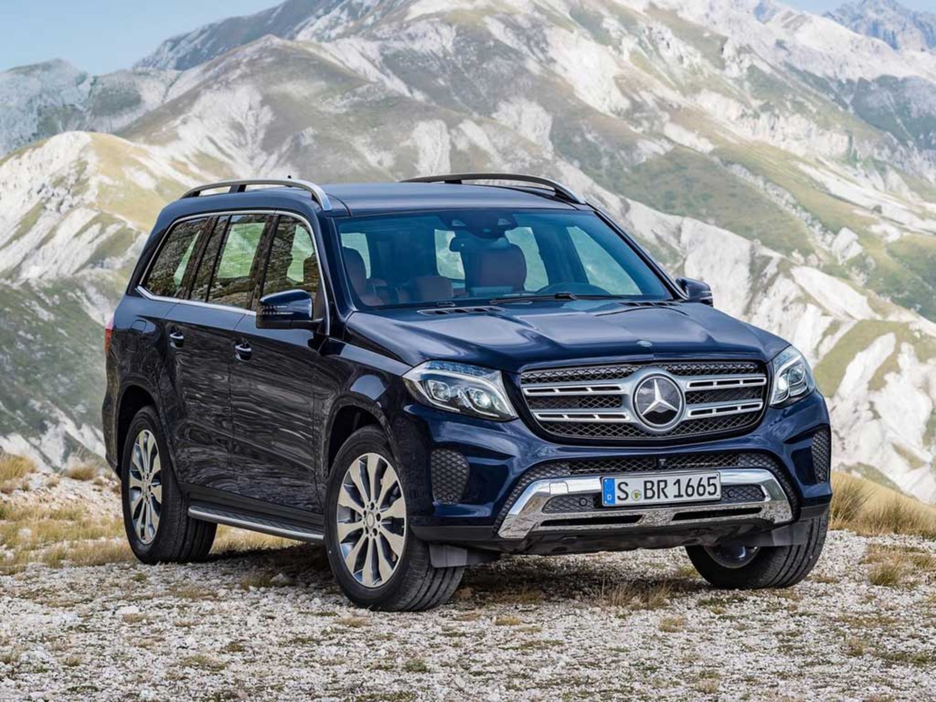 Mercedes-Benz-GLS-2017-1600