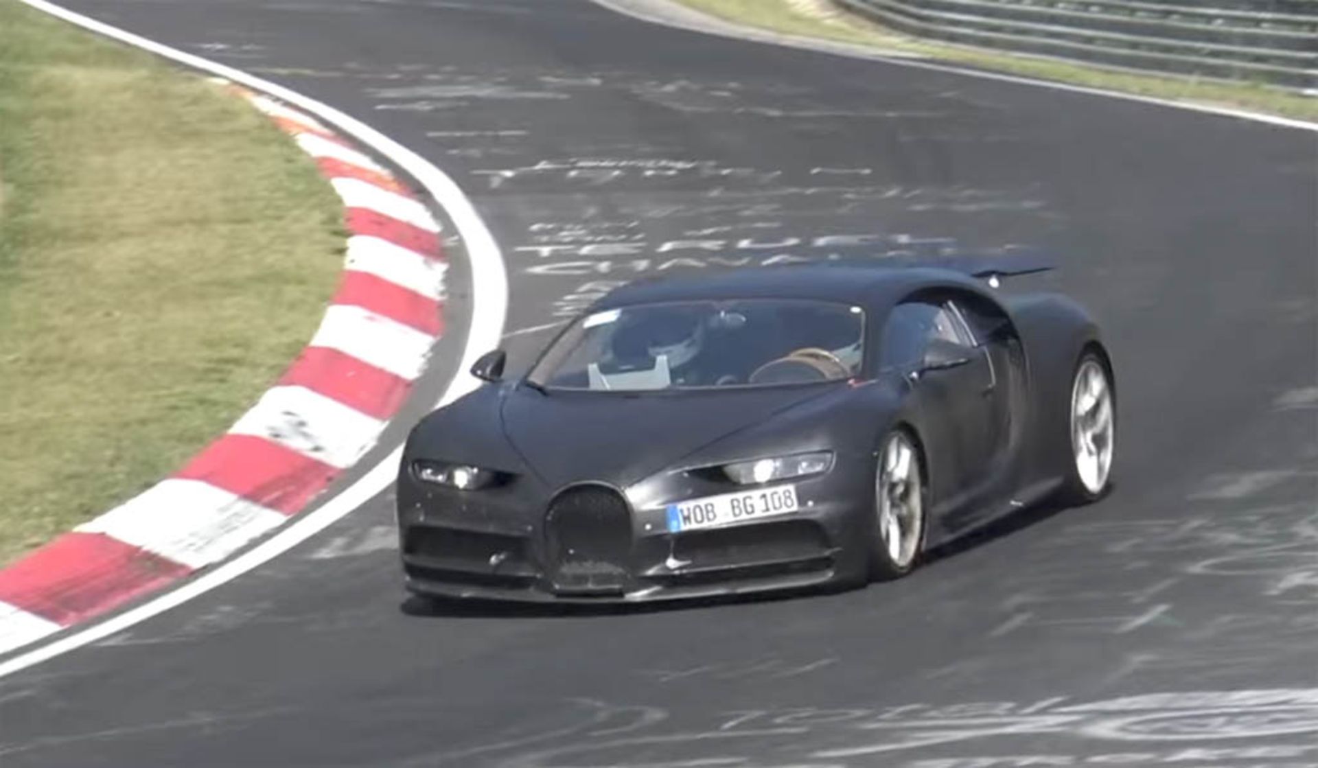Bugatti Chiron 02
