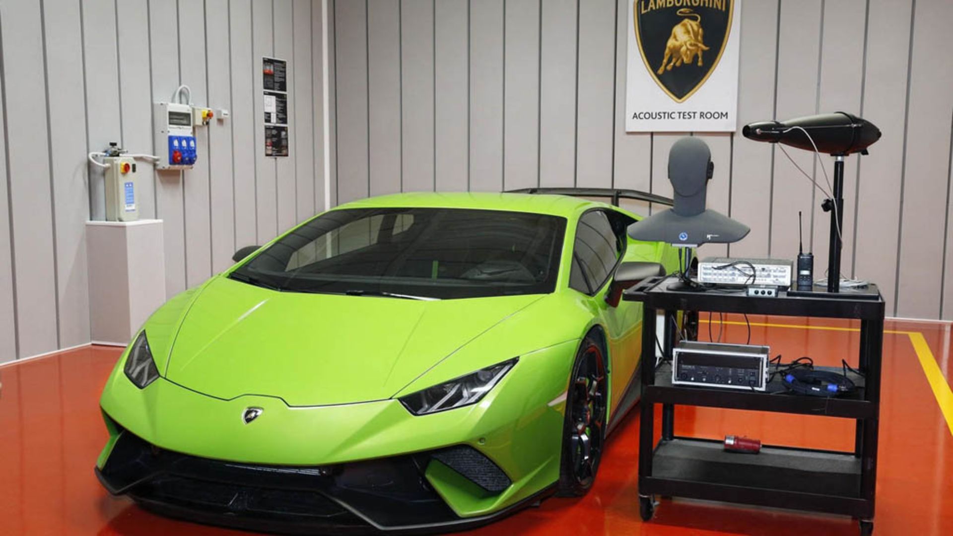 lamborghini-acoustic-test-room