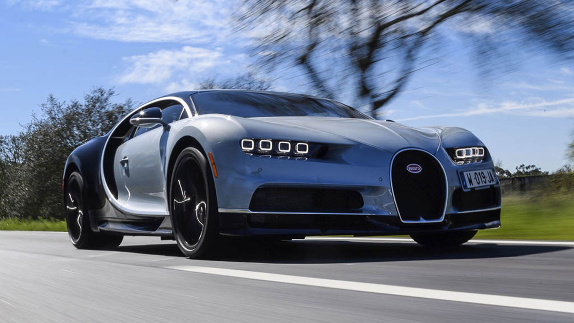 2017-bugatti-chiron-first-drive 5