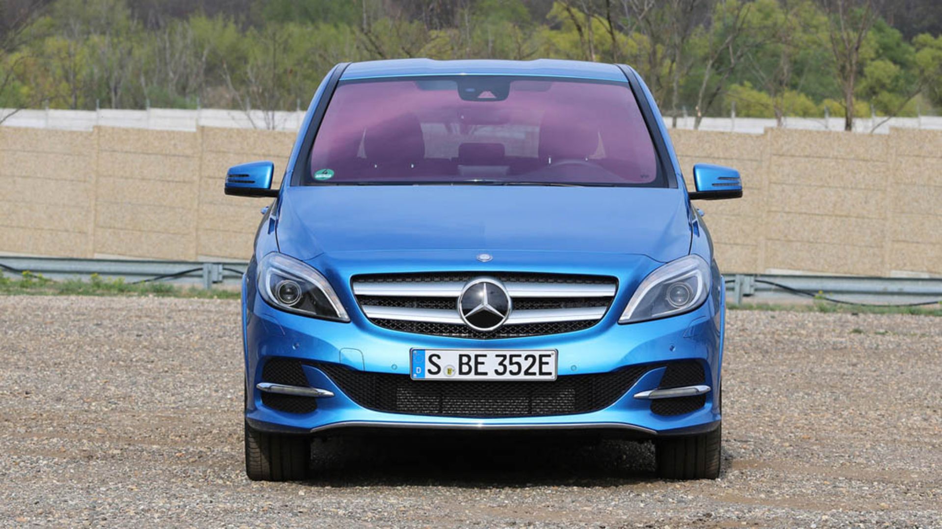 2017-mercedes-benz-b250e-4
