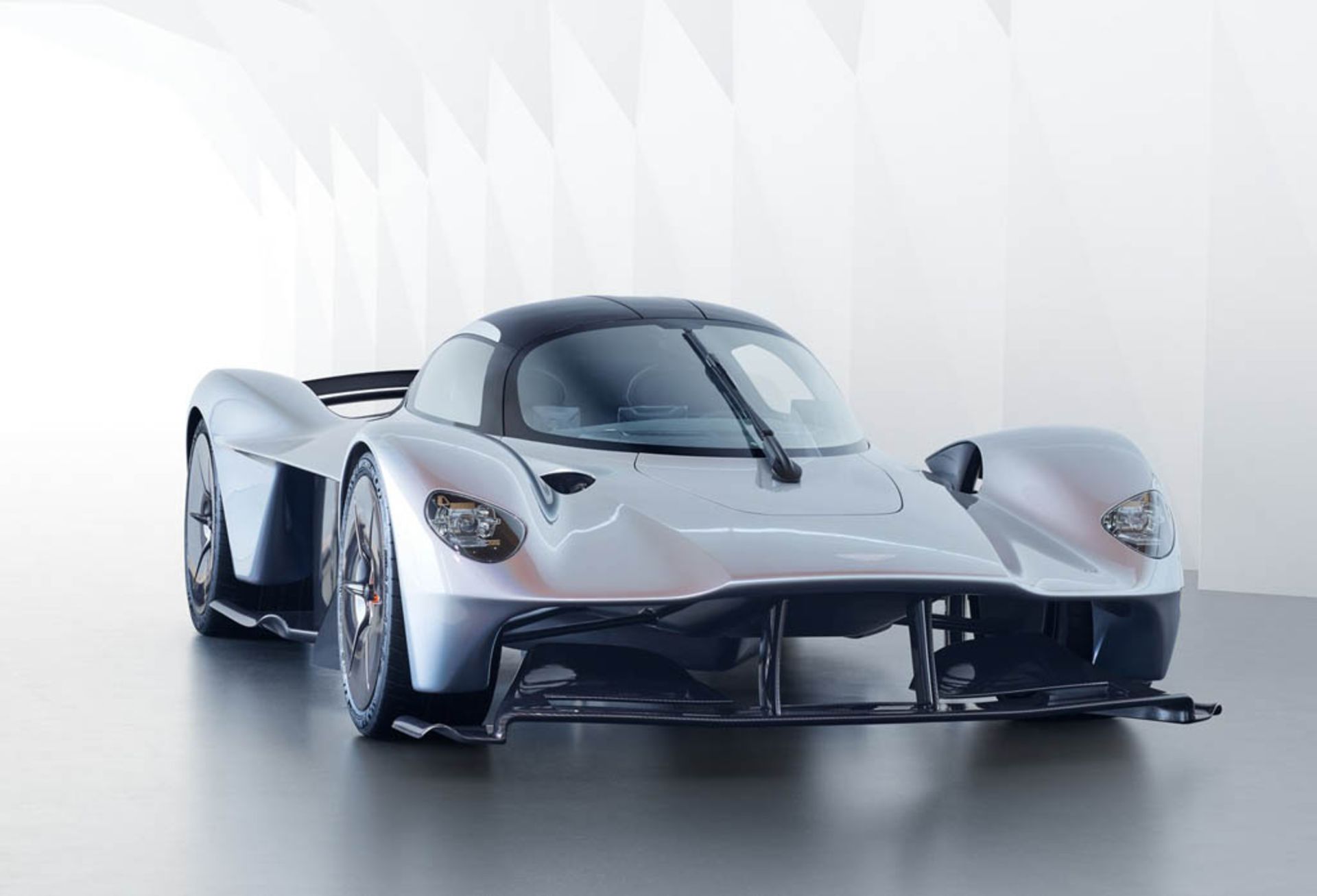 Aston-Martin-Valkyrie-7