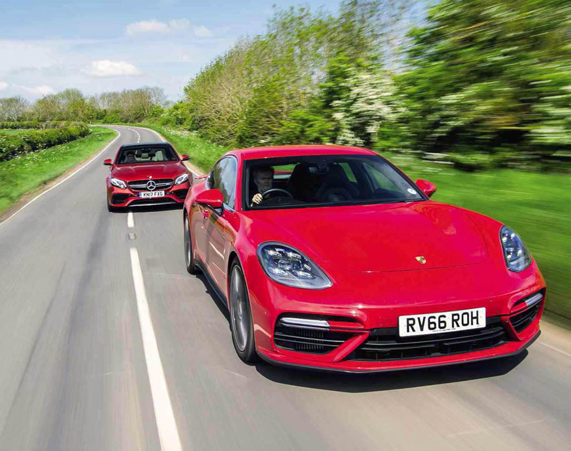 Mercedes-AMG E63 S vs Porsche Panamera Turbo 1