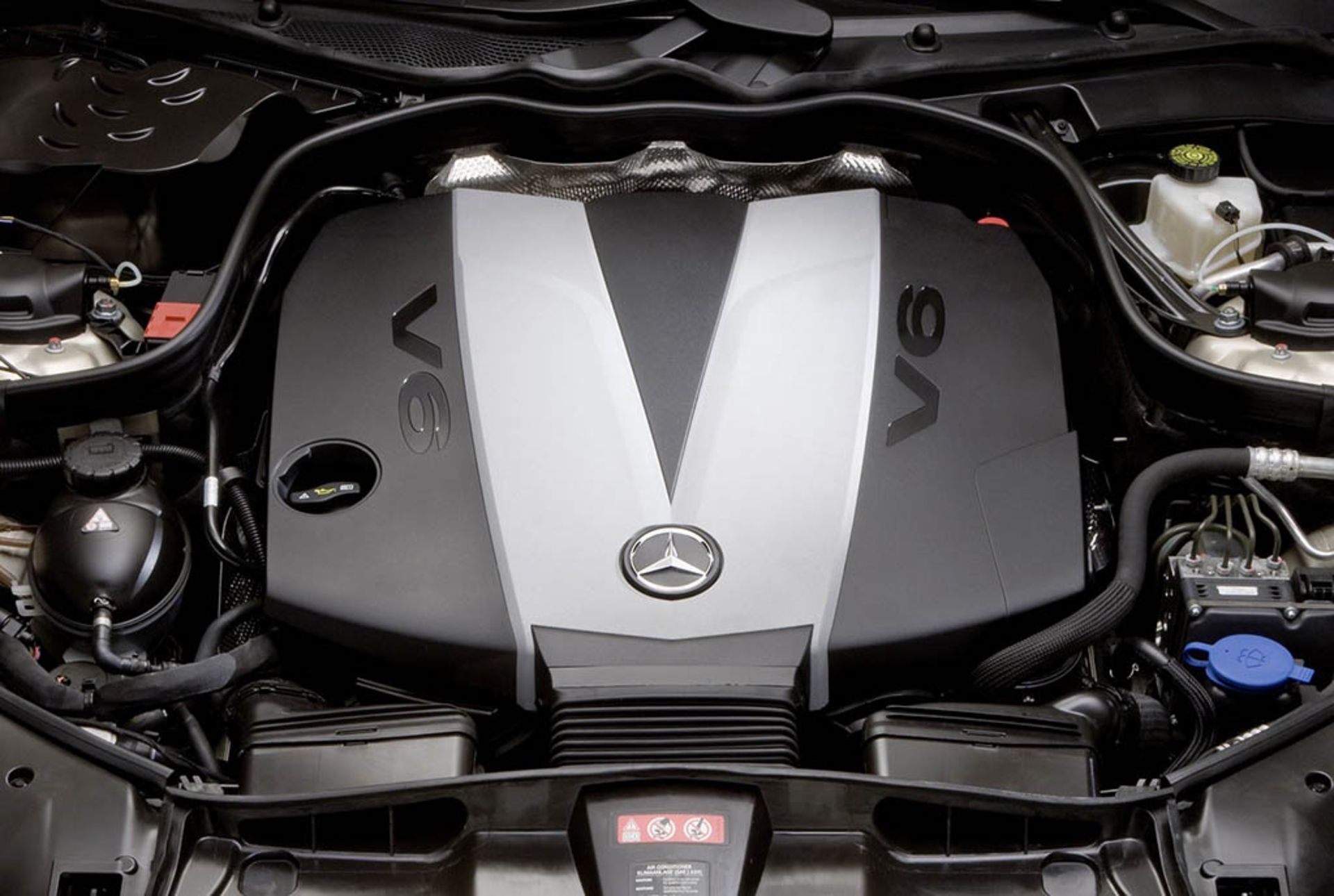 Mercedes-Diesel-Engine-1