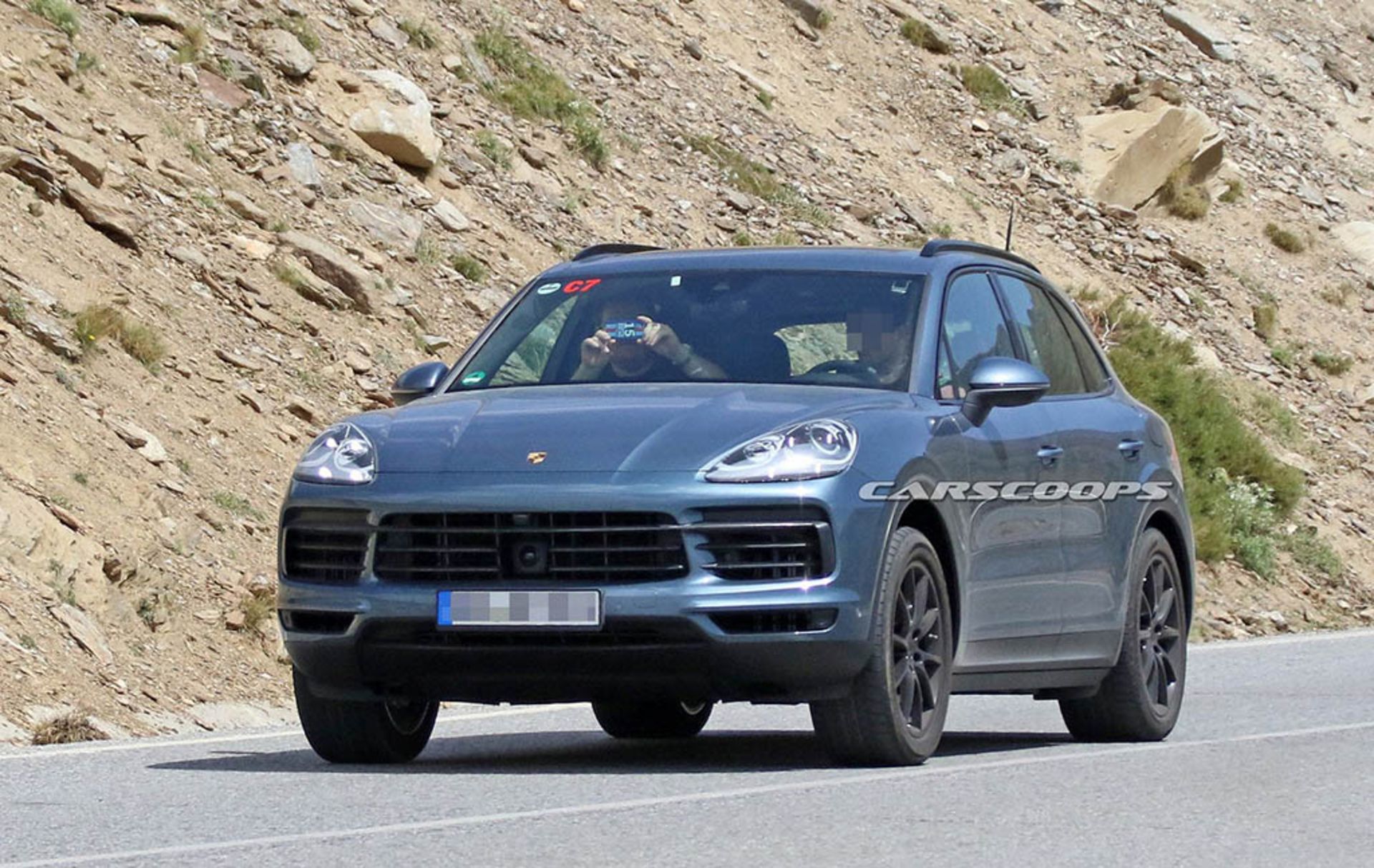 Porsche-Cayenne-3