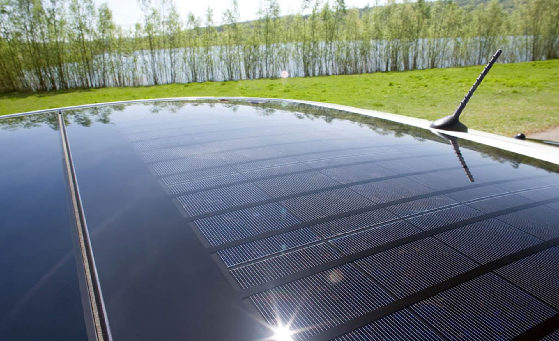 audi-solar-embedded-roofs-1