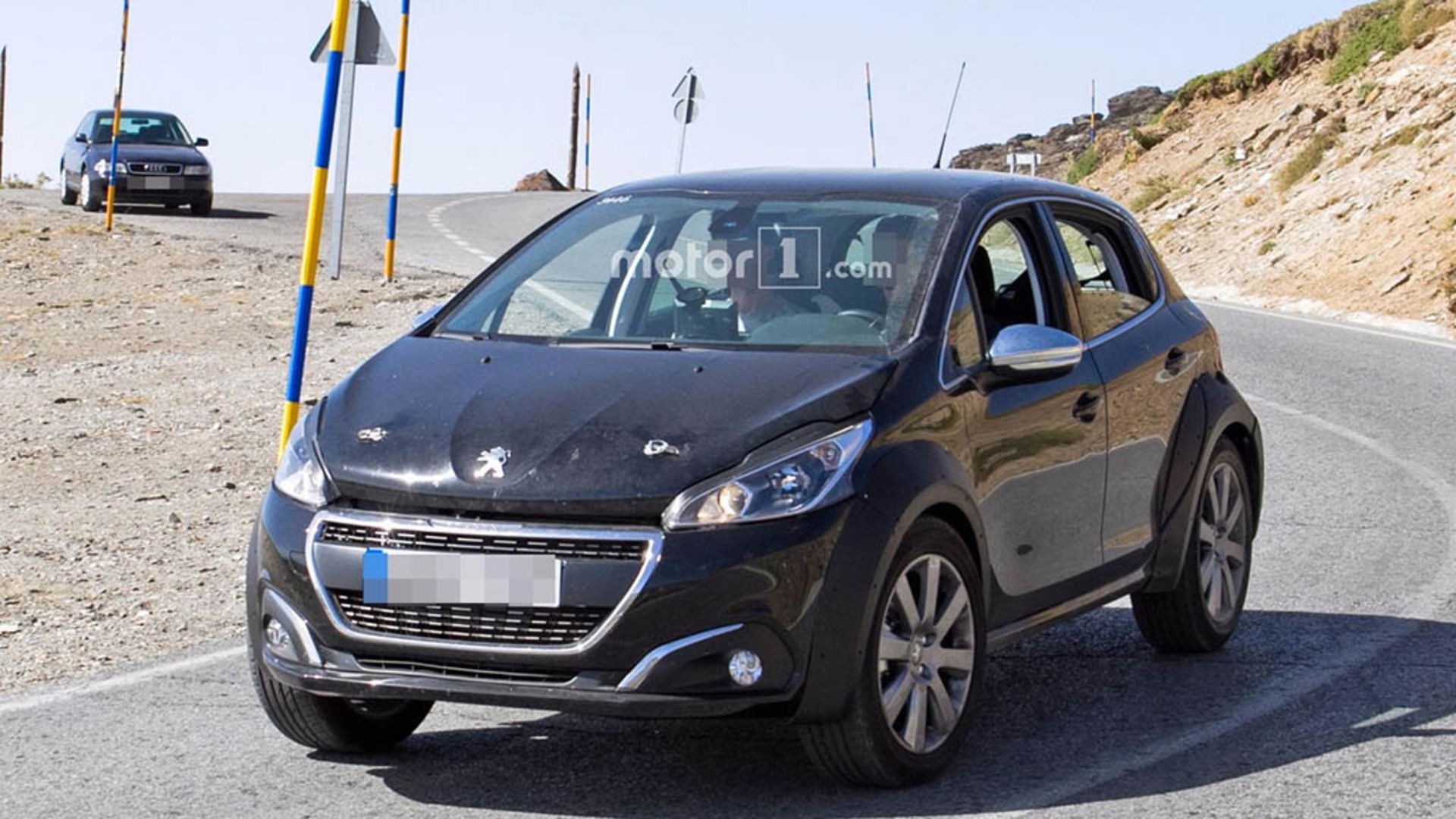 possible-peugeot-1008-spy-1