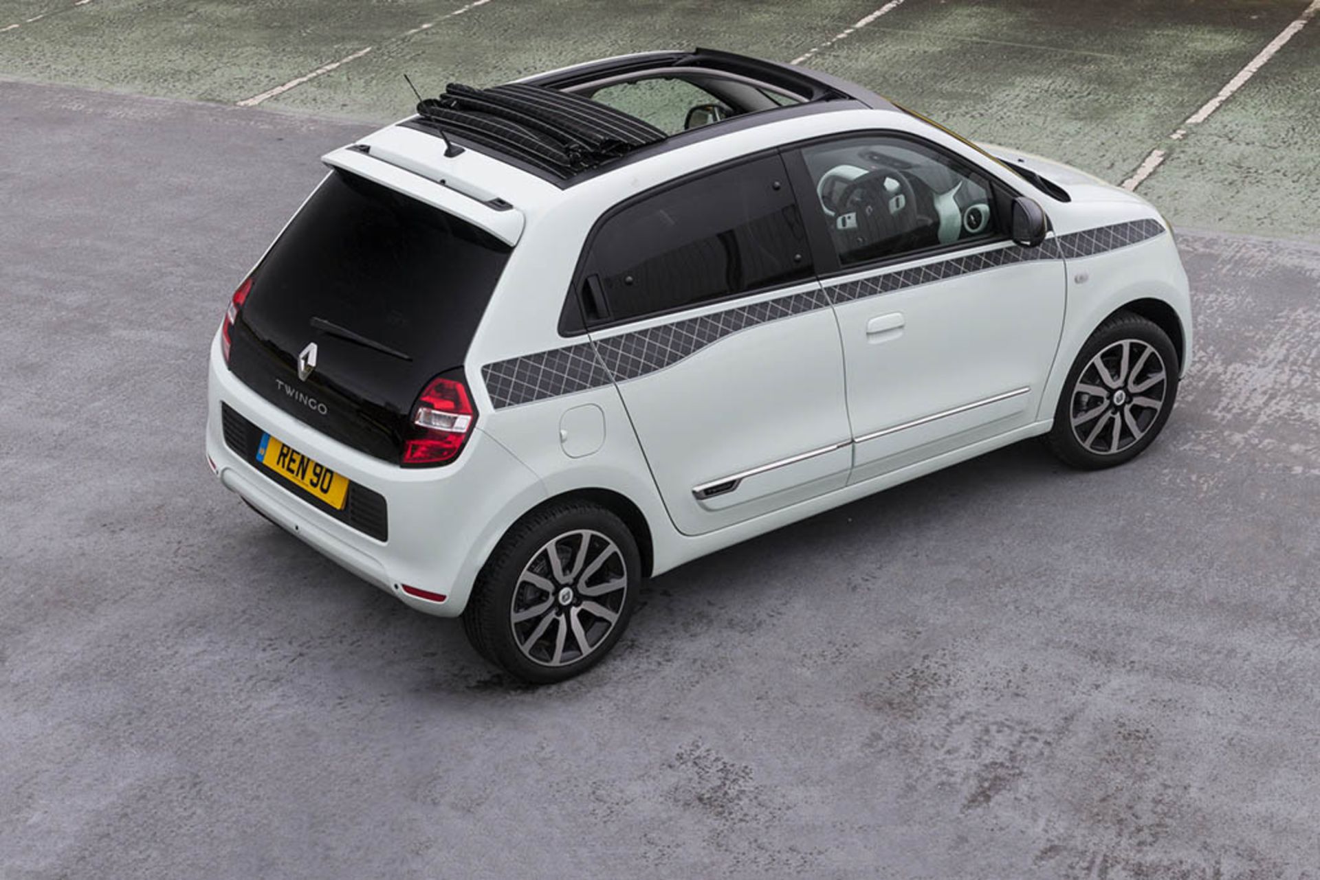 2017-renault-twingo-iconic-special-edition-9