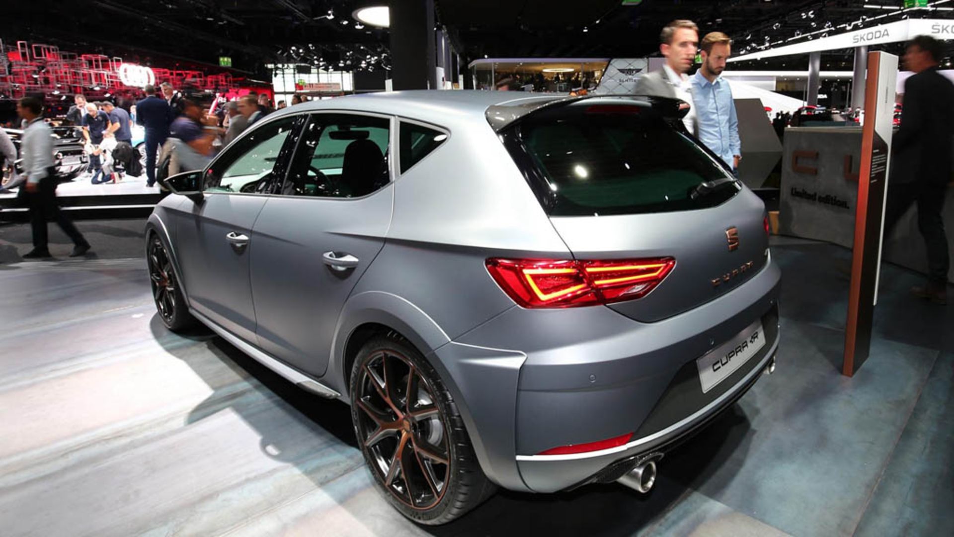 2018-seat-leon-cupra-r5