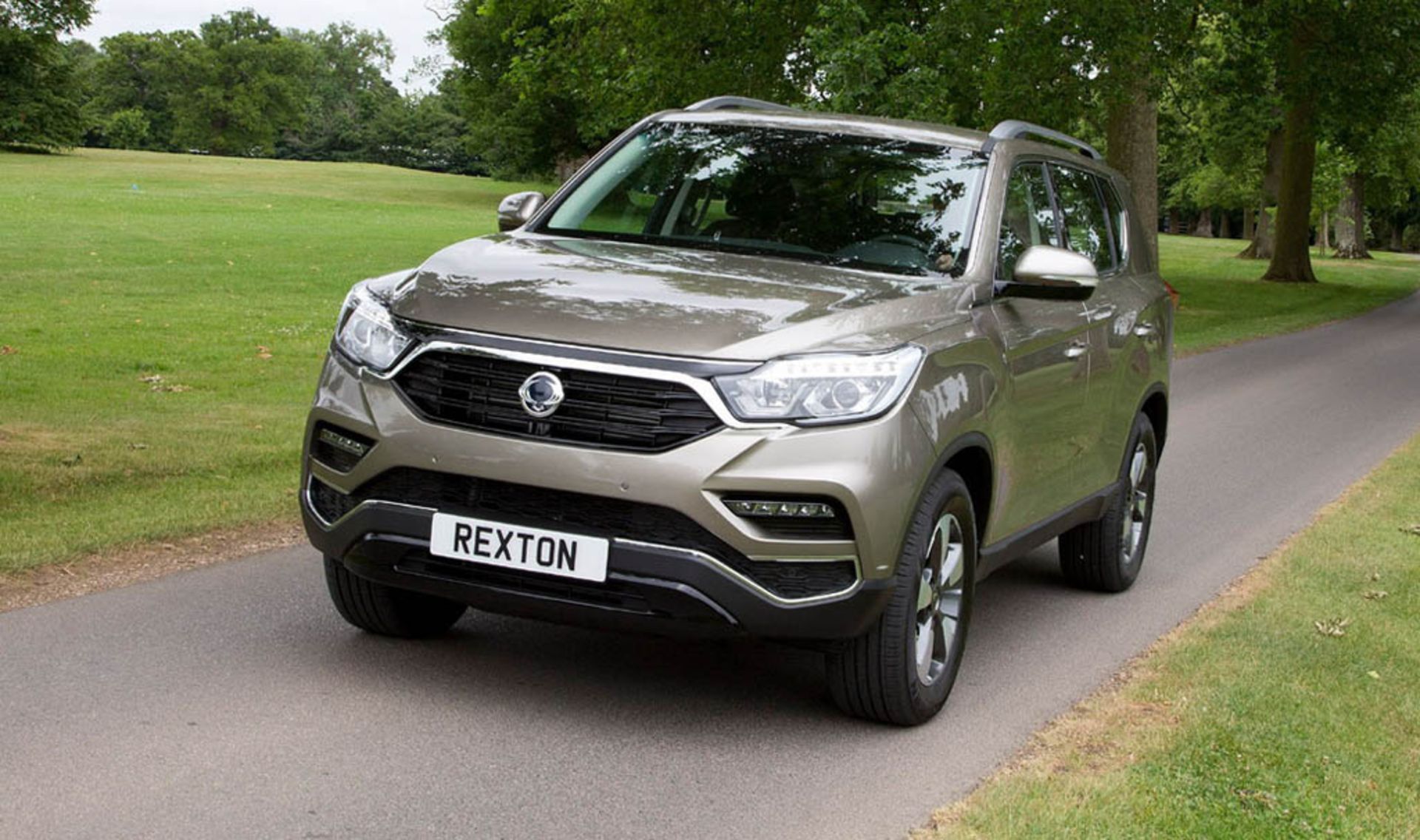 2018-ssangyong-rexton-12