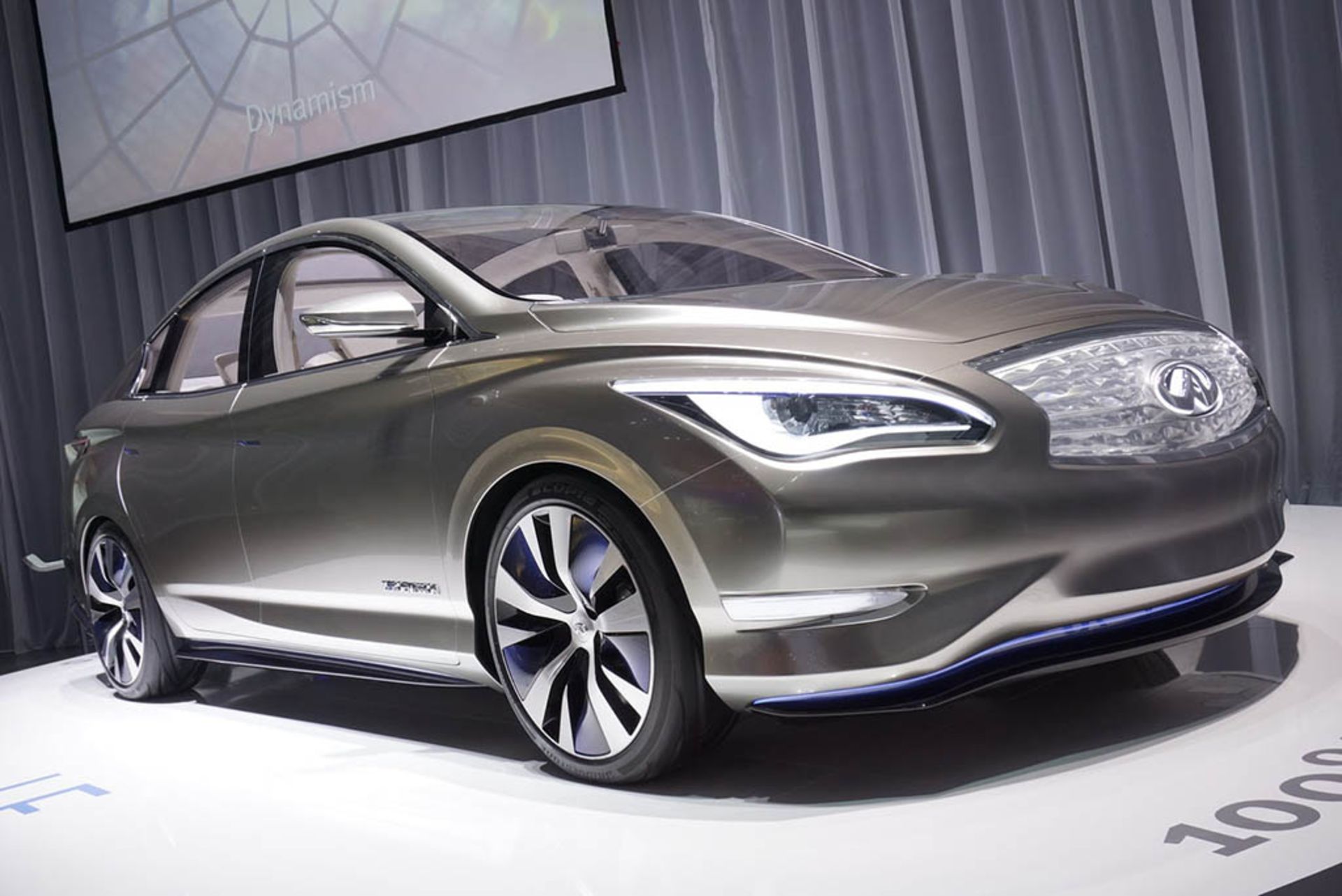 Infiniti-Electric-Concept-2