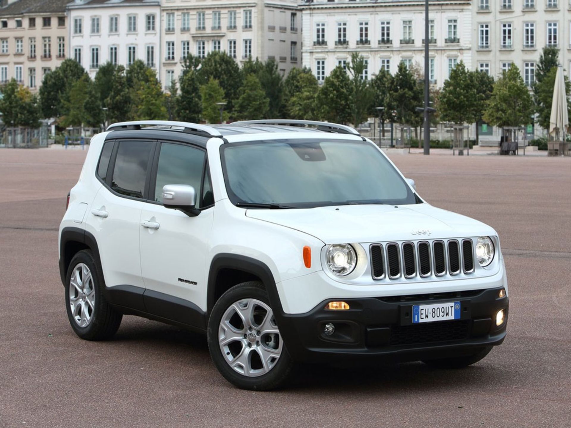Jeep-Renegade-2015-1600-1b