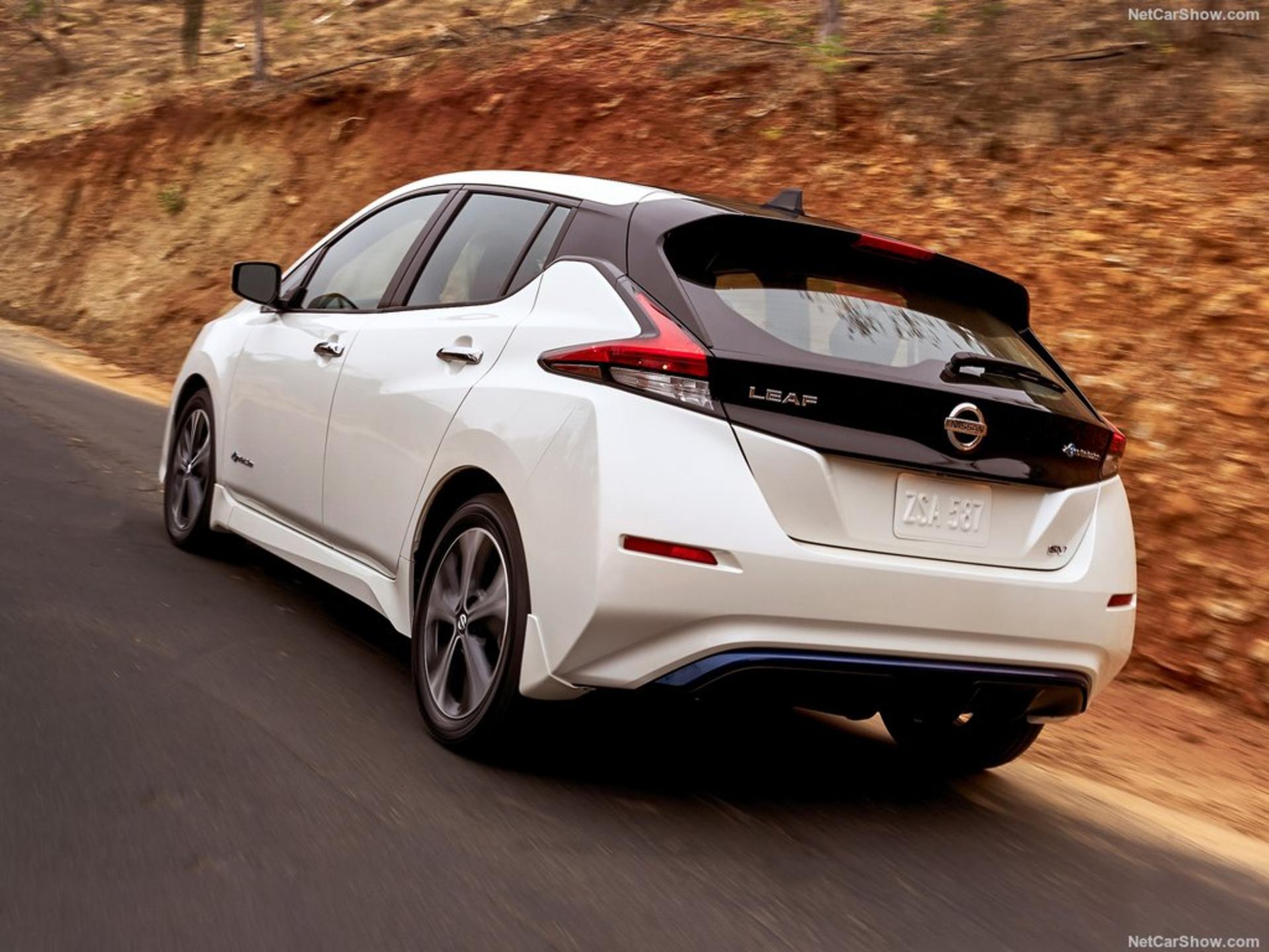 Nissan-Leaf-2018-1024-10