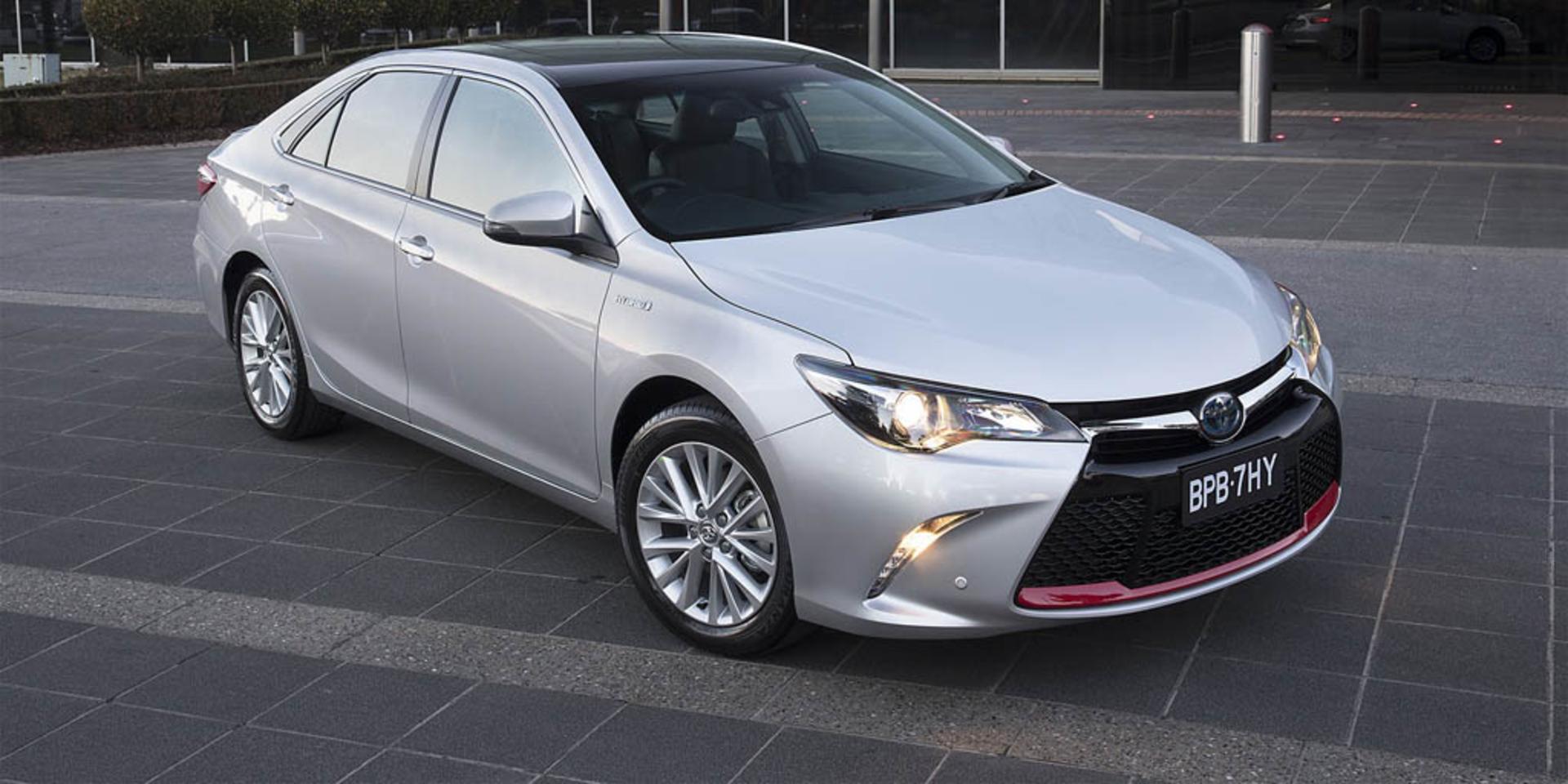 toyota-camry-commemorative-edition-23396_hr