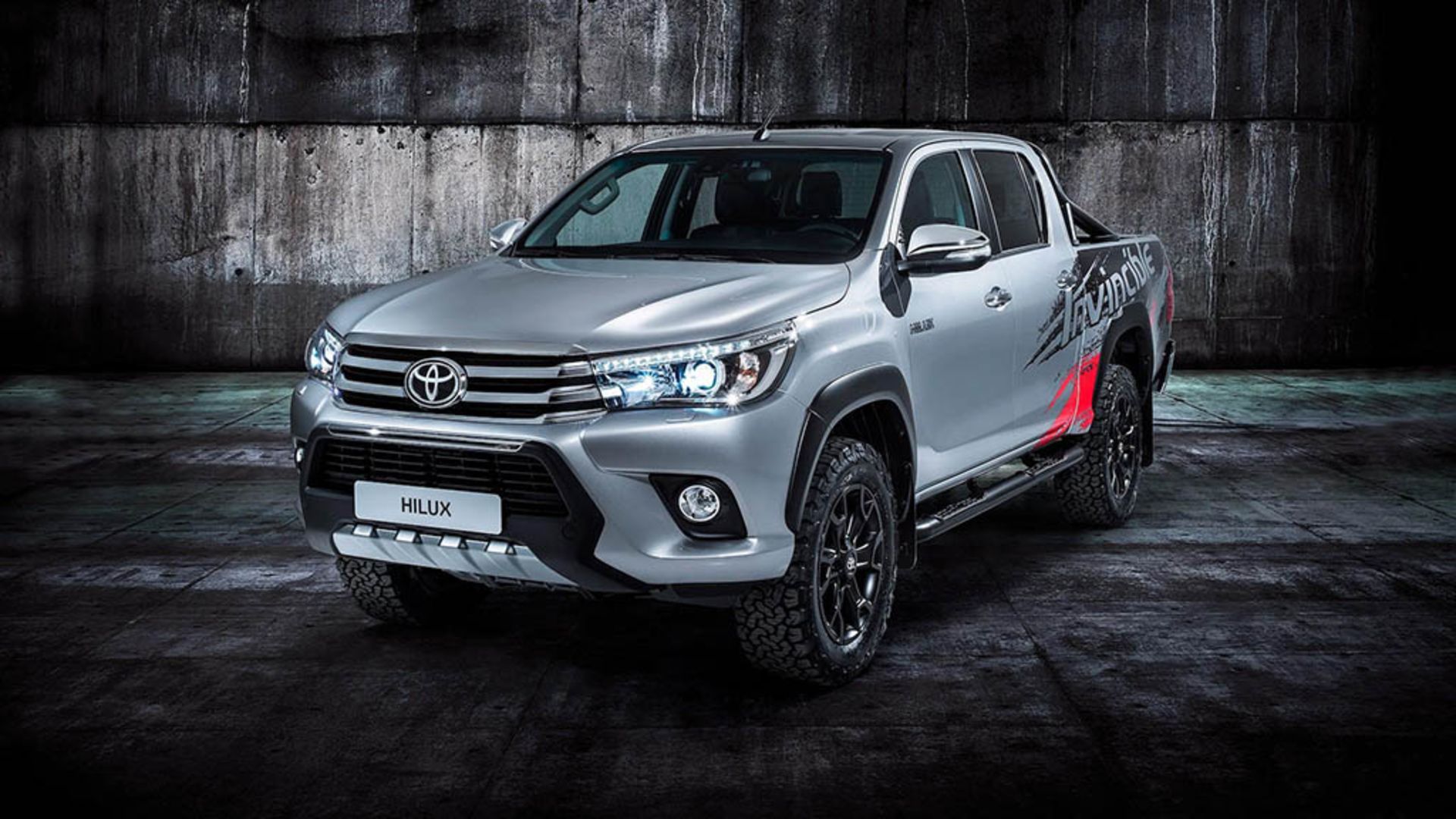 toyota-hilux-invincible-50 4