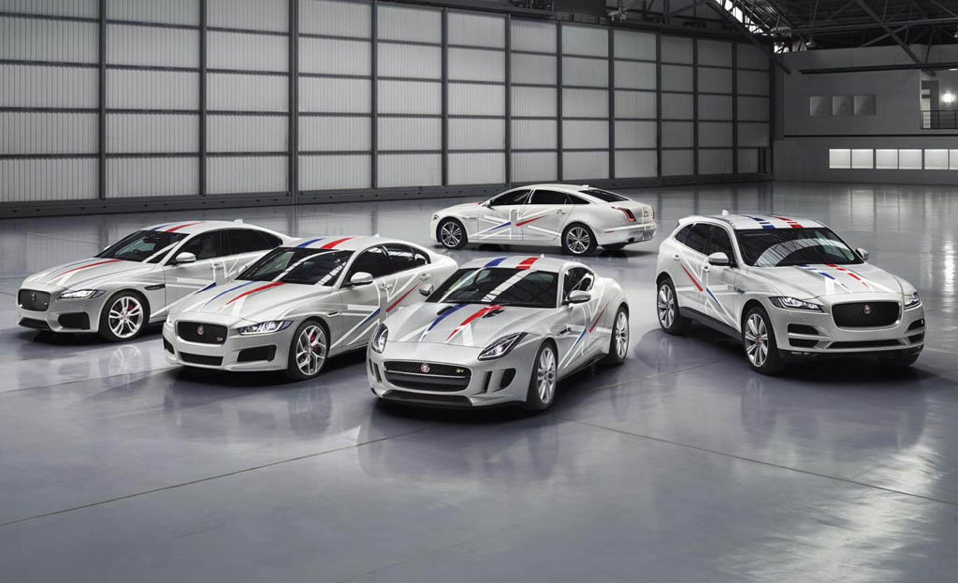 2017-Jaguar-F-Pace-lineup