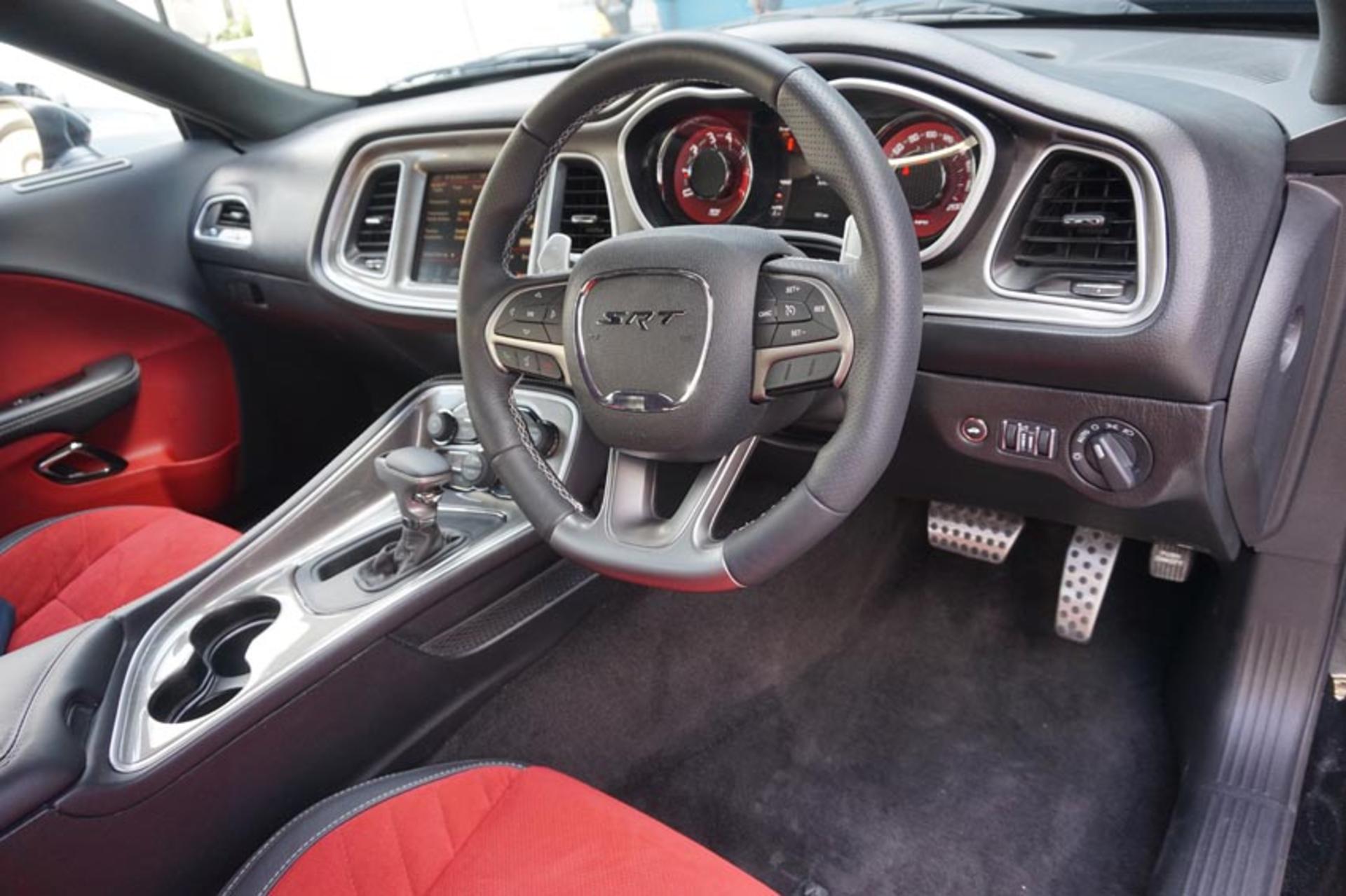 Challenger-Hellcat-Interior-RHD