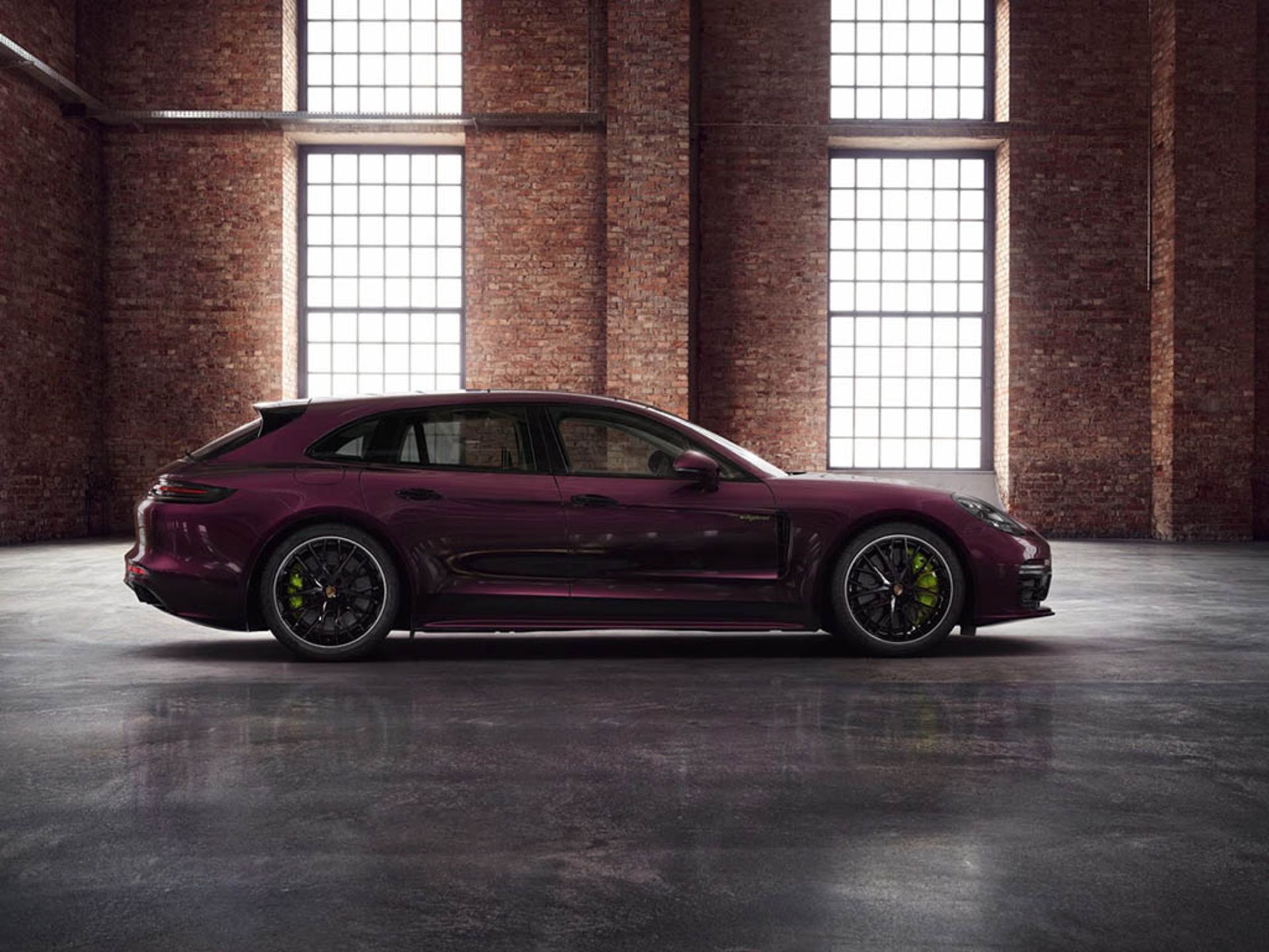 Porsche-Panamera-Turbo-S-E-Hybrid-Sport-Turismo-Exclusive-1