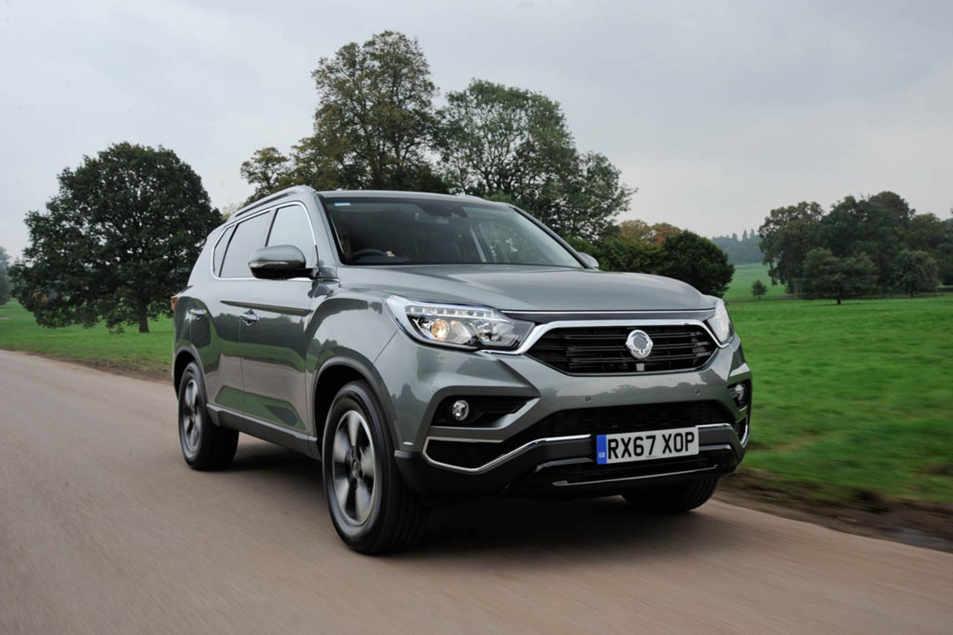 SsangYong-Rexton-11