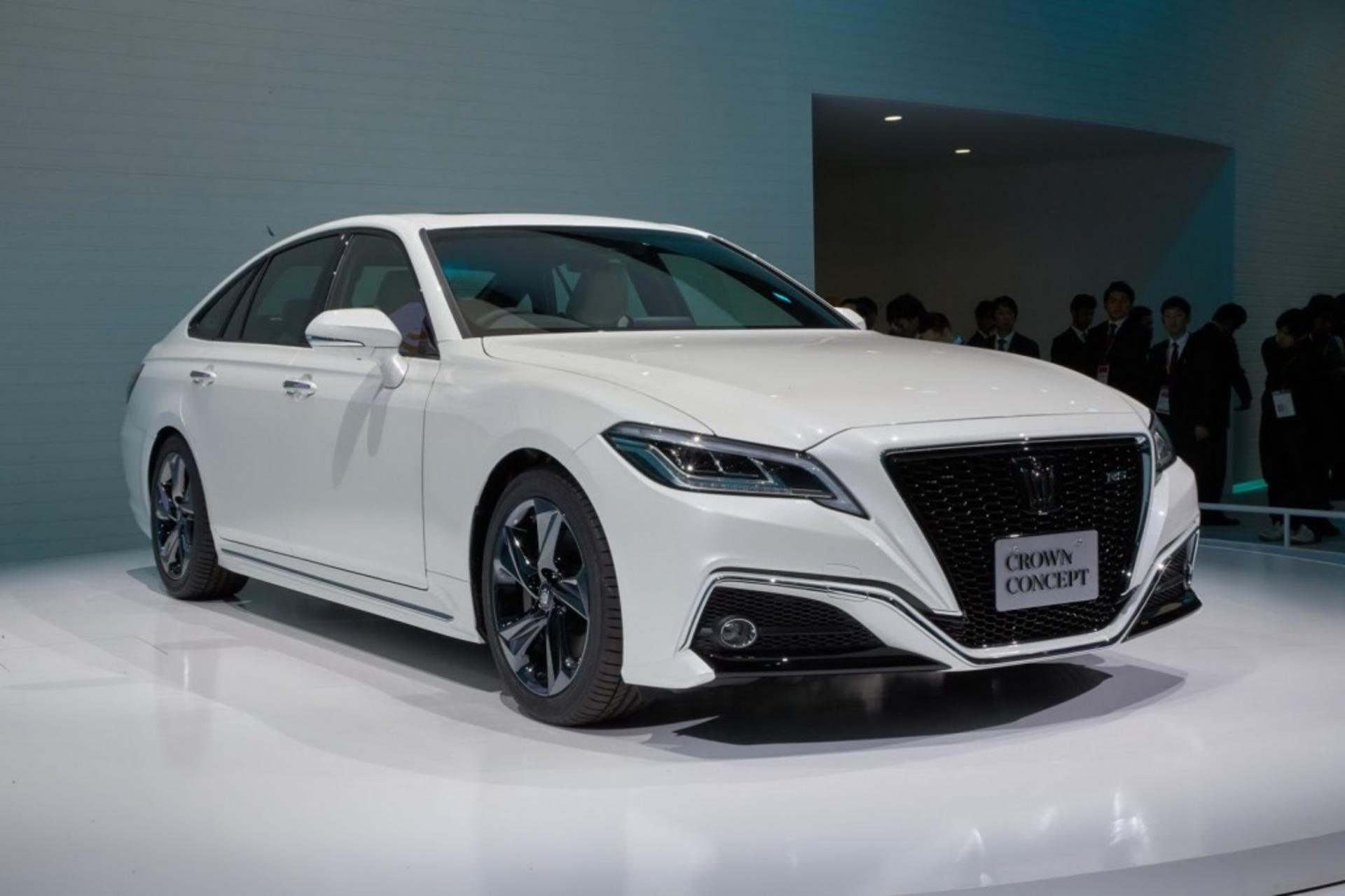 toyota-crown-concept-tokyo-livepics-2