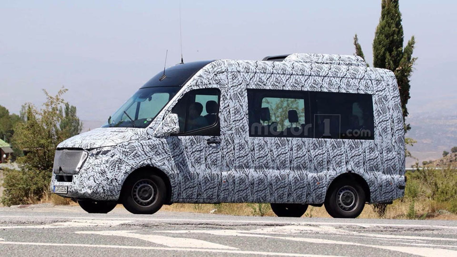 2019-mercedes-benz-sprinter-spy-4