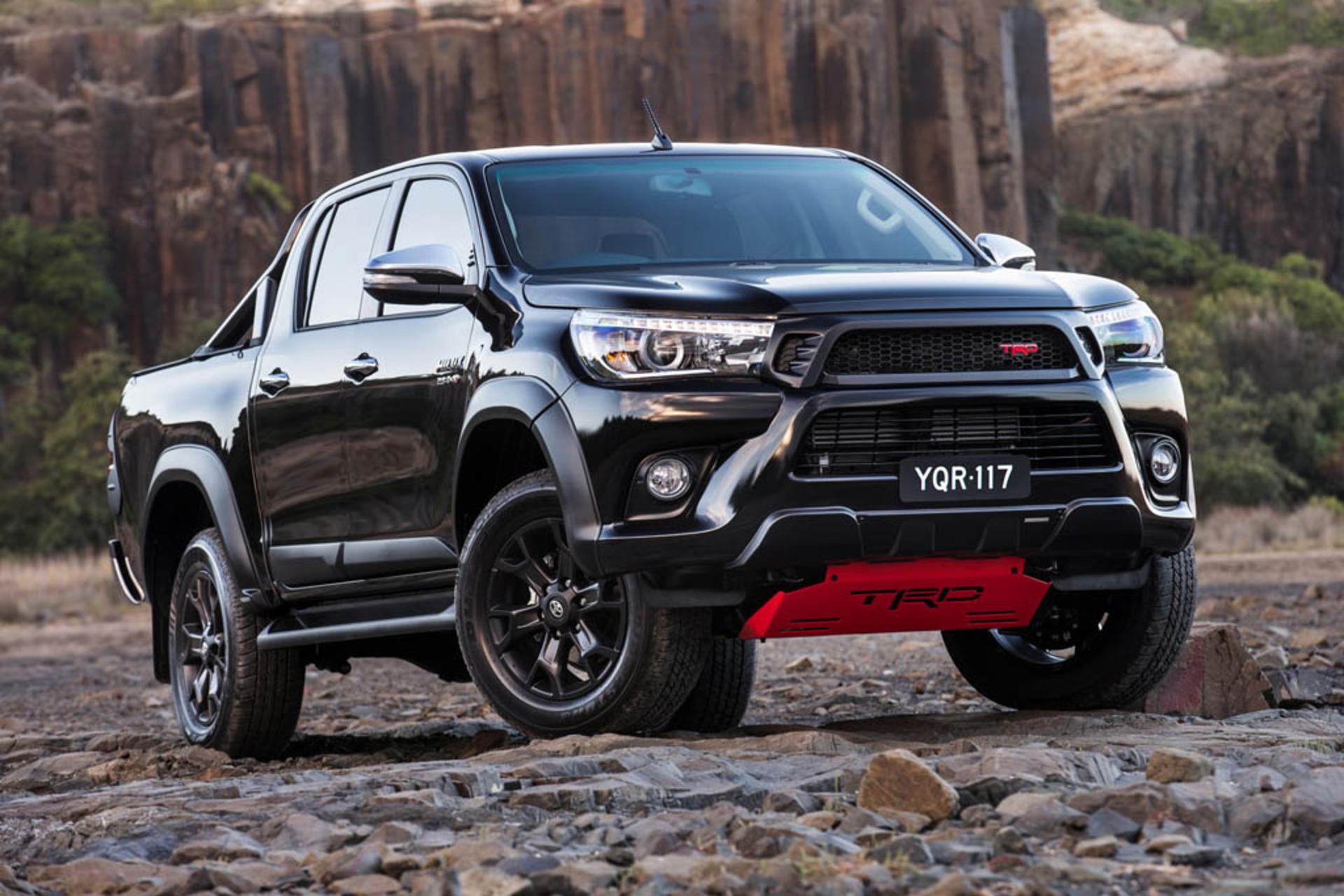 Toyota-Hilux-Could-Follow-Ford-Ranger-Raptor-2